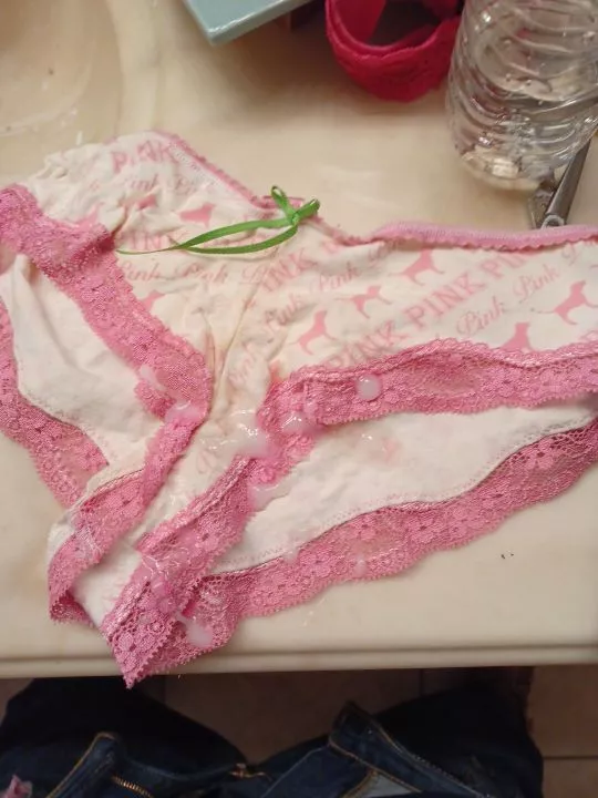 left a nice surprise all over sis panties