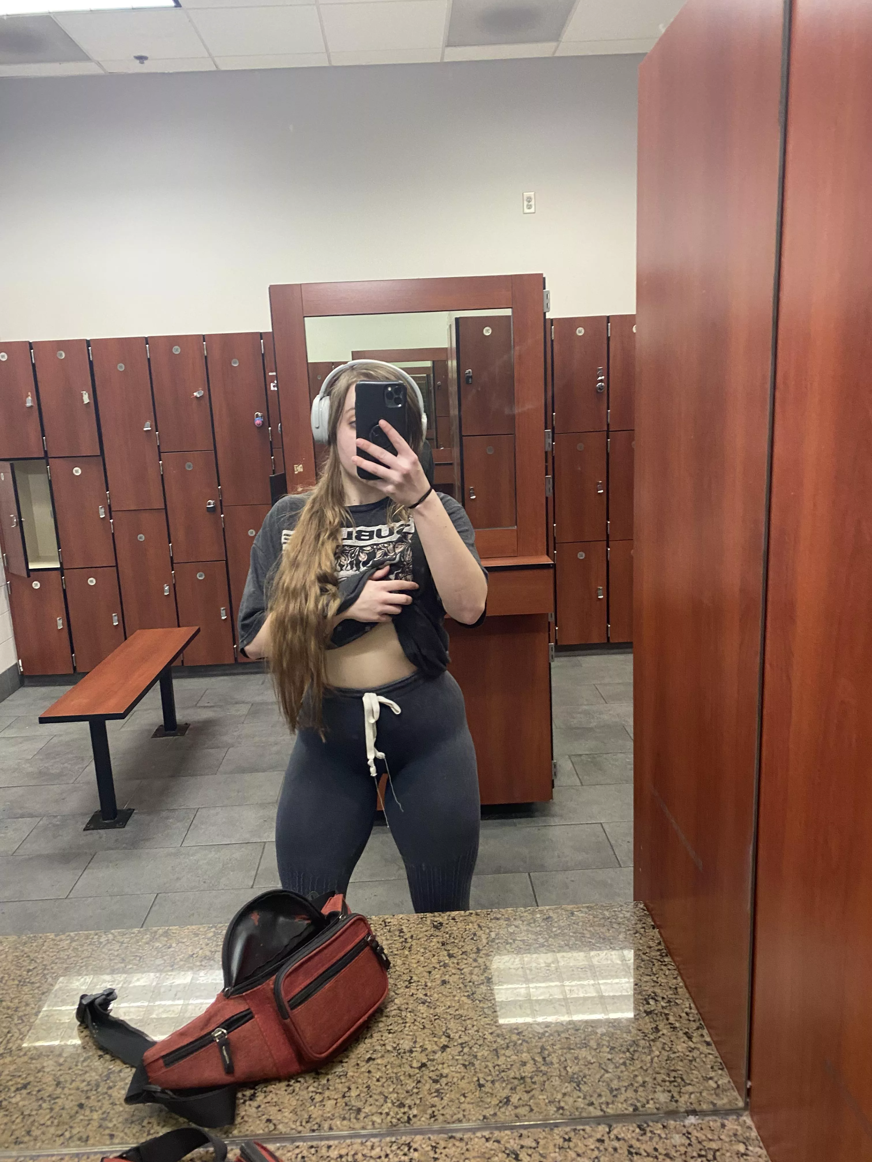 Leg day today! [altgirl] [longhair]