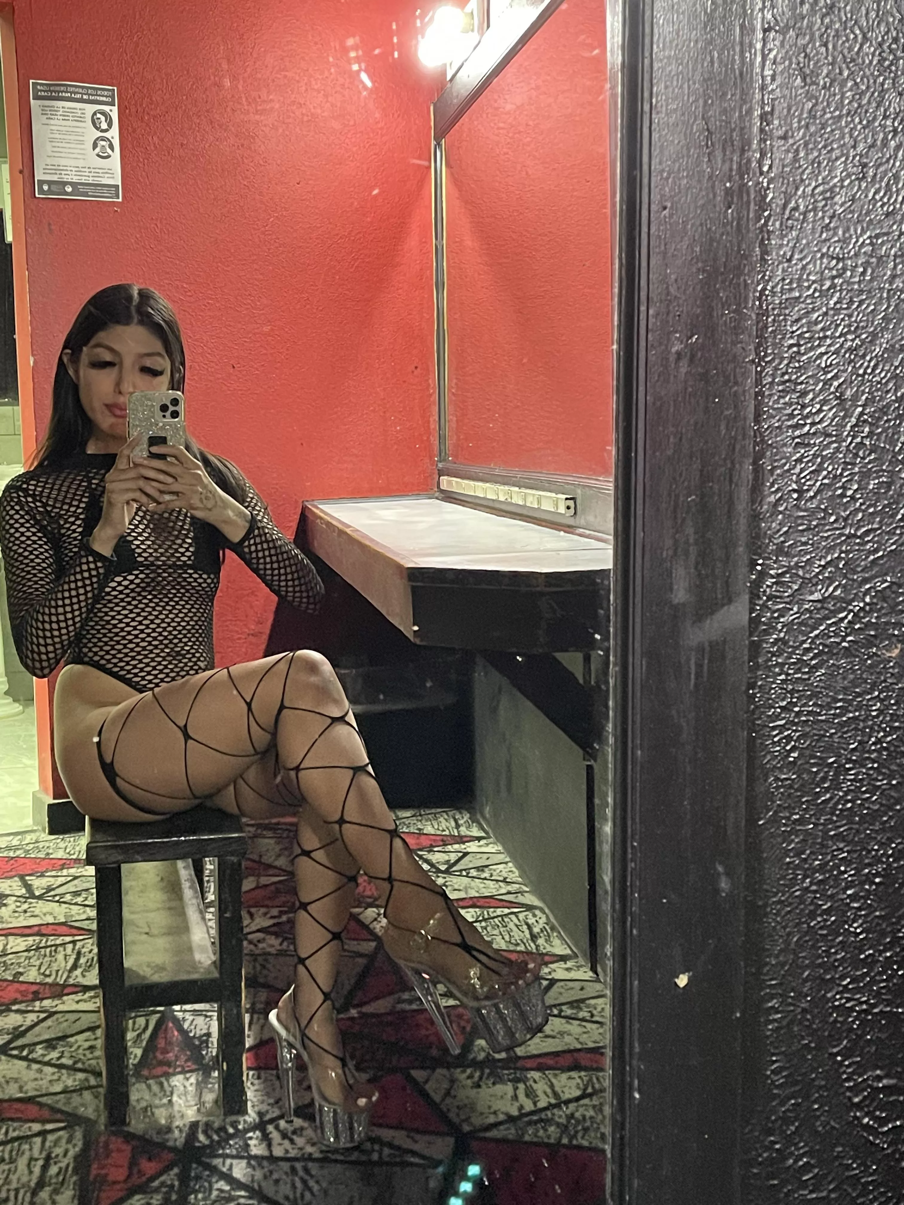 Let me seduce you in these fishnets💋