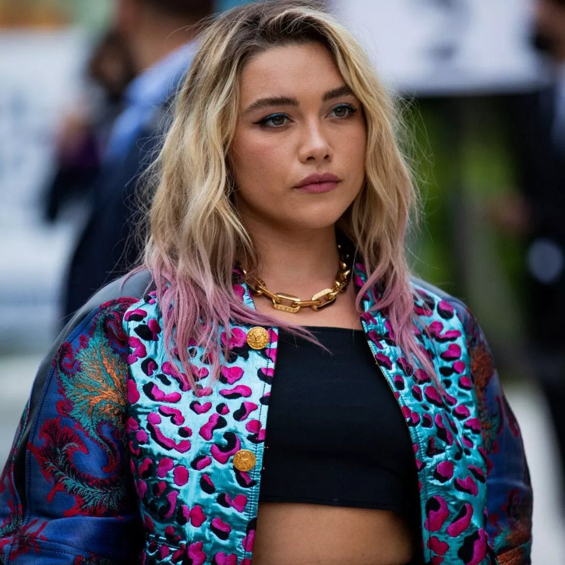 Let's fuck each other and get insanely bi to Florence Pugh