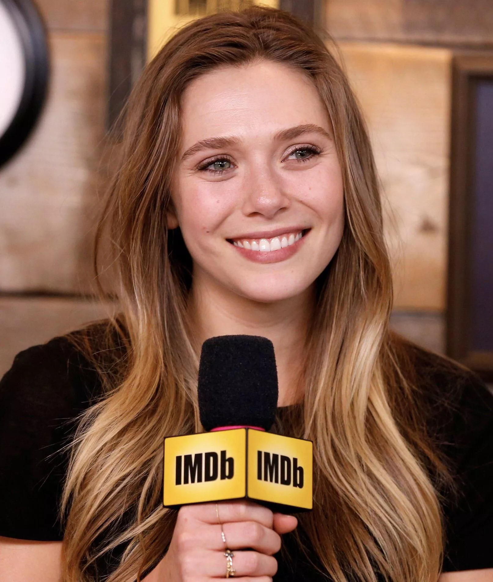 let's get bi to Elizabeth Olsen