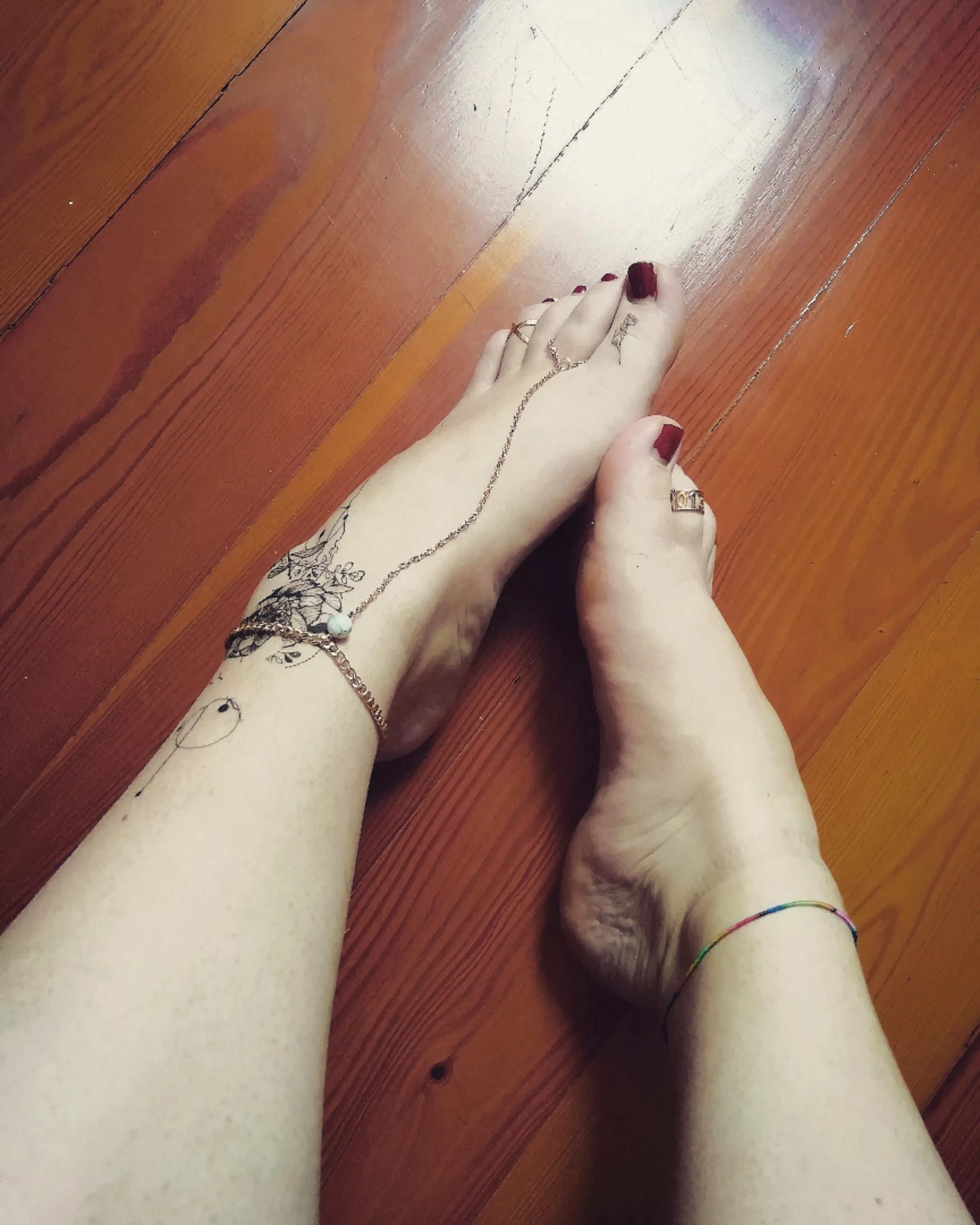 let's try some tattoo, my feet are most beautiful? ❤️ rate me