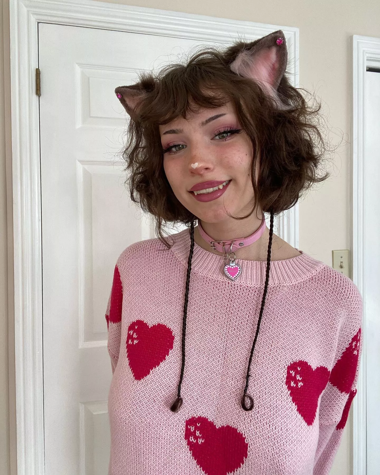 lil collared love kitty <3