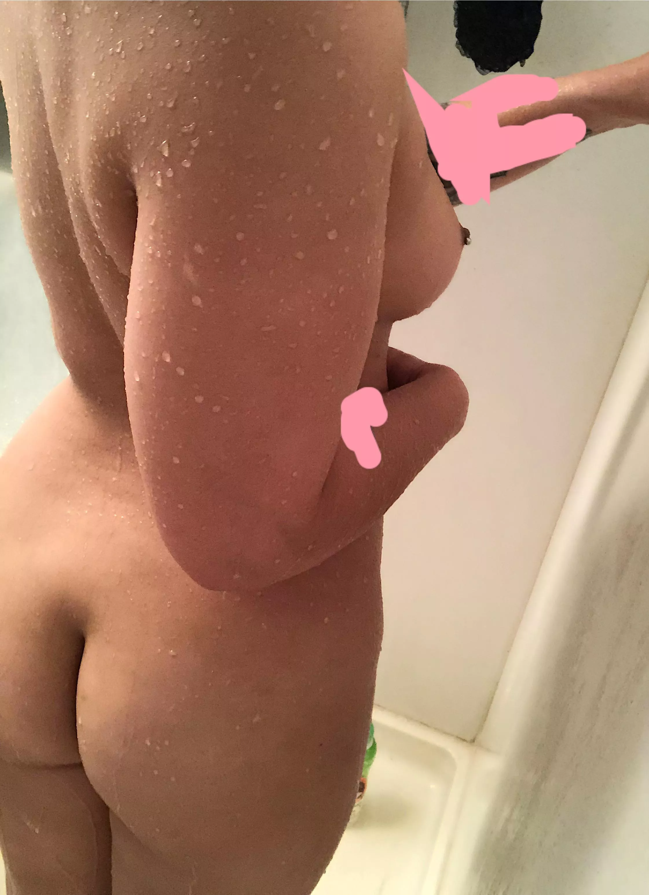 Little shower booty for you🍑🧼🚿😘