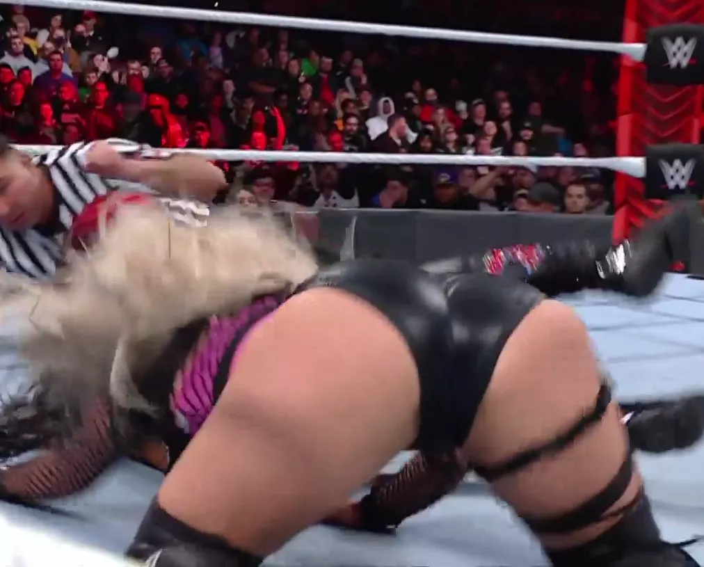 Liv booty