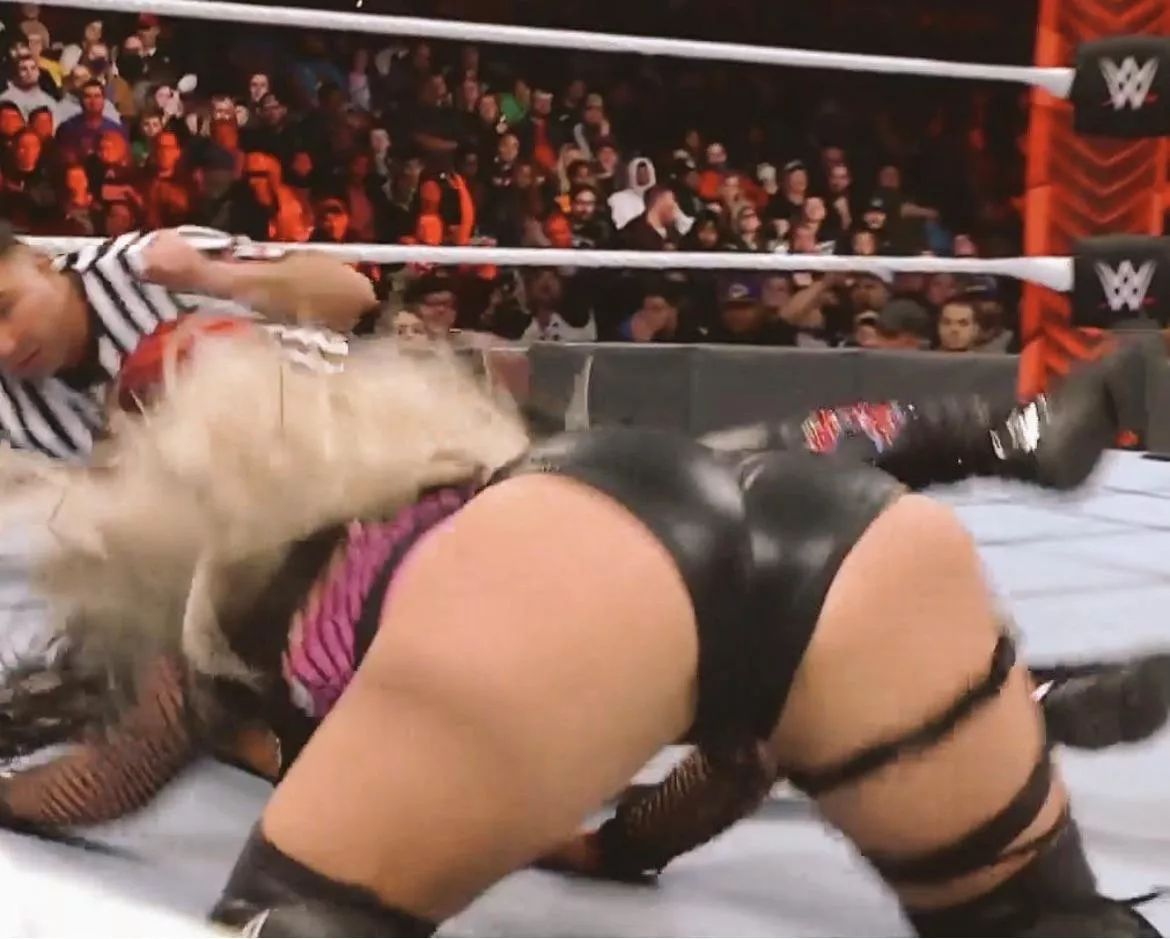 Liv Morgan’s delicious ass 🤤🍑