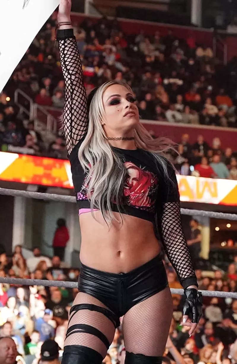 Liv sexy body