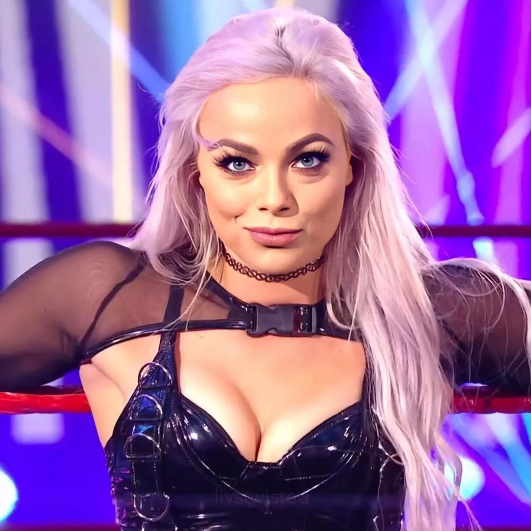 Liv's Small Tasty Boobs🤤🍼🍼