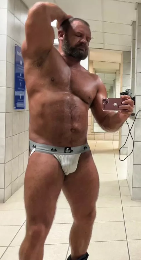 lockerroom posing