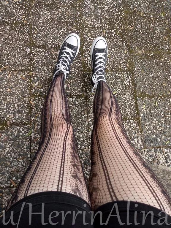 long legs, converse and fishnets