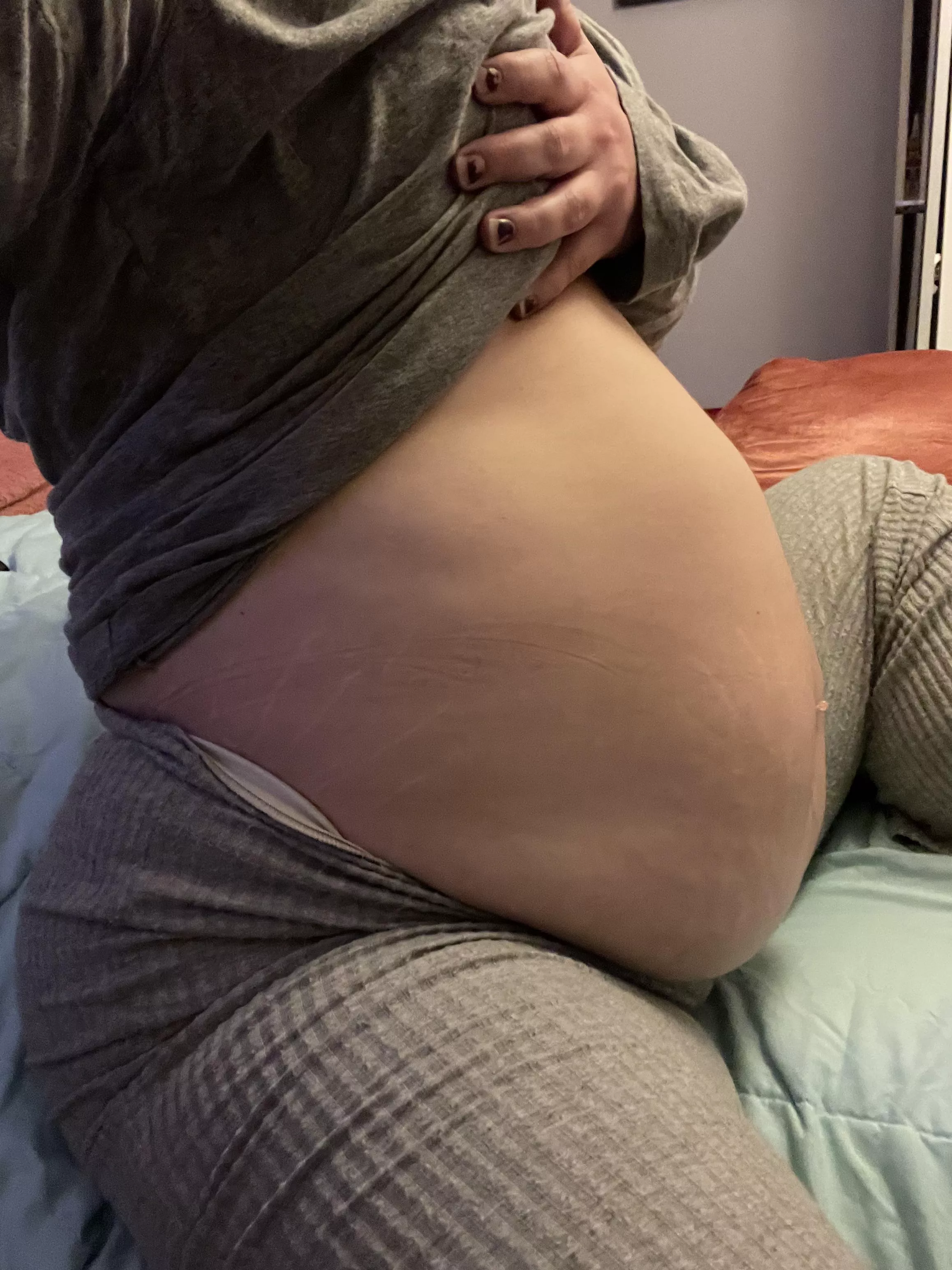 look how far it sticks out 🤰