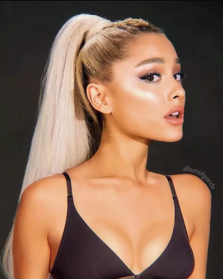 Looking for a bud to rp as Ariana Grande for me