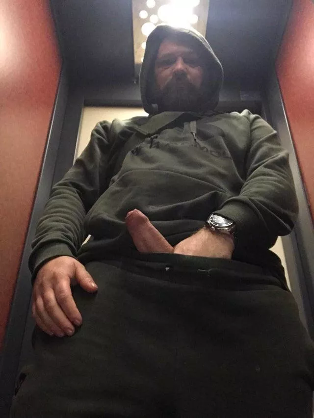 Looking for company in the elevator ... What would you do if you were here with me? (41)