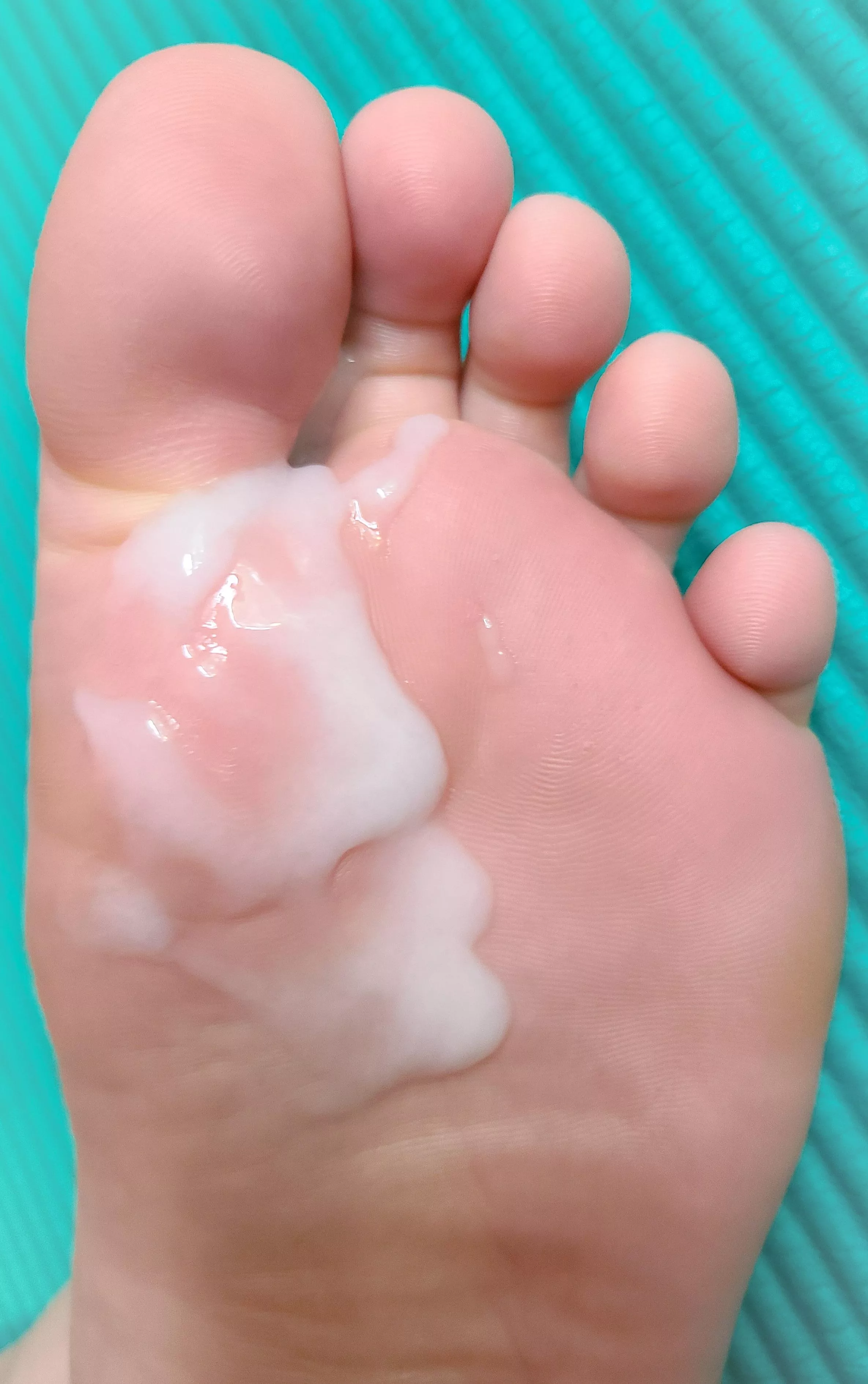 love Cumming on my feet