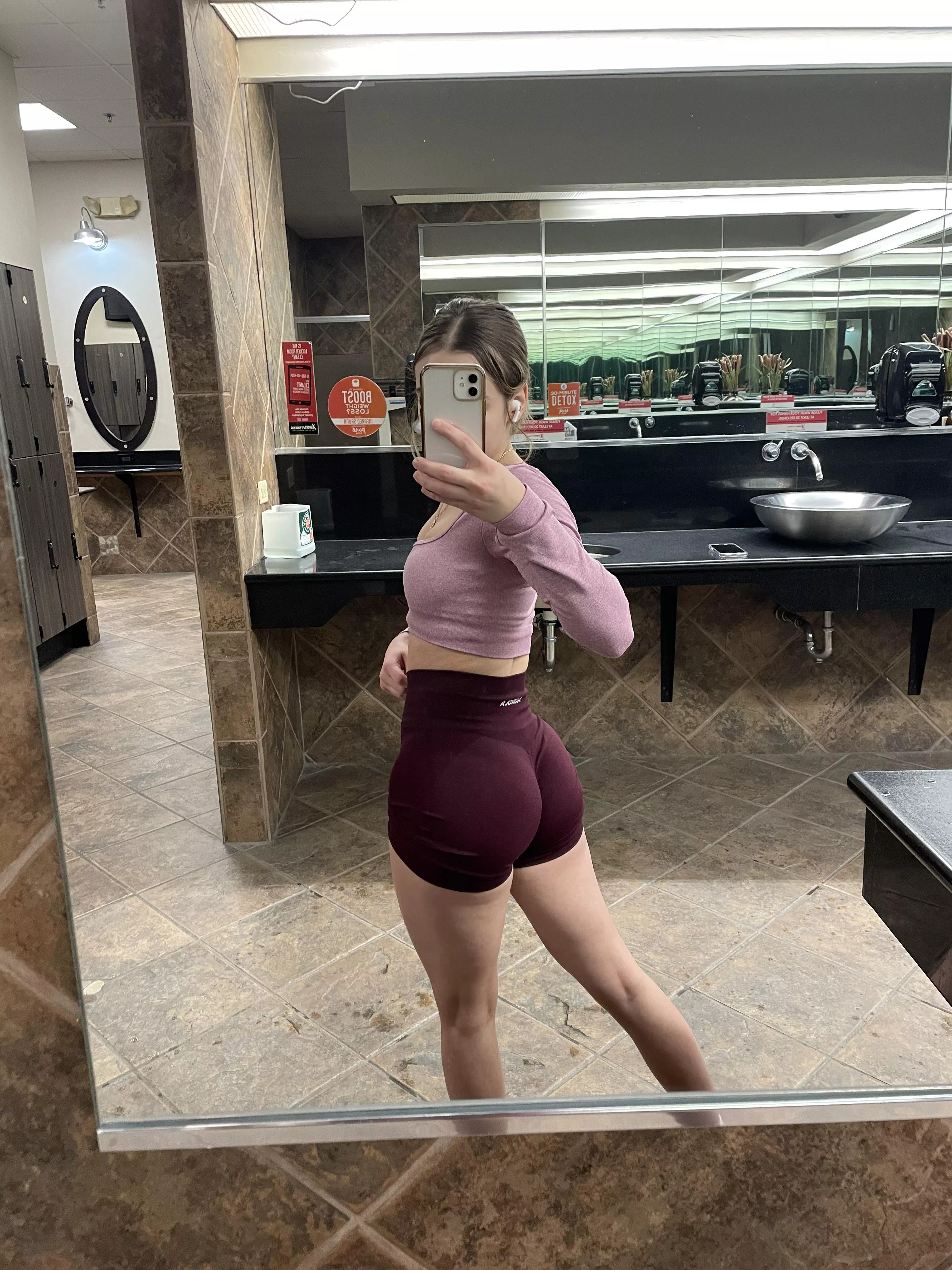 Love leg days 🍑