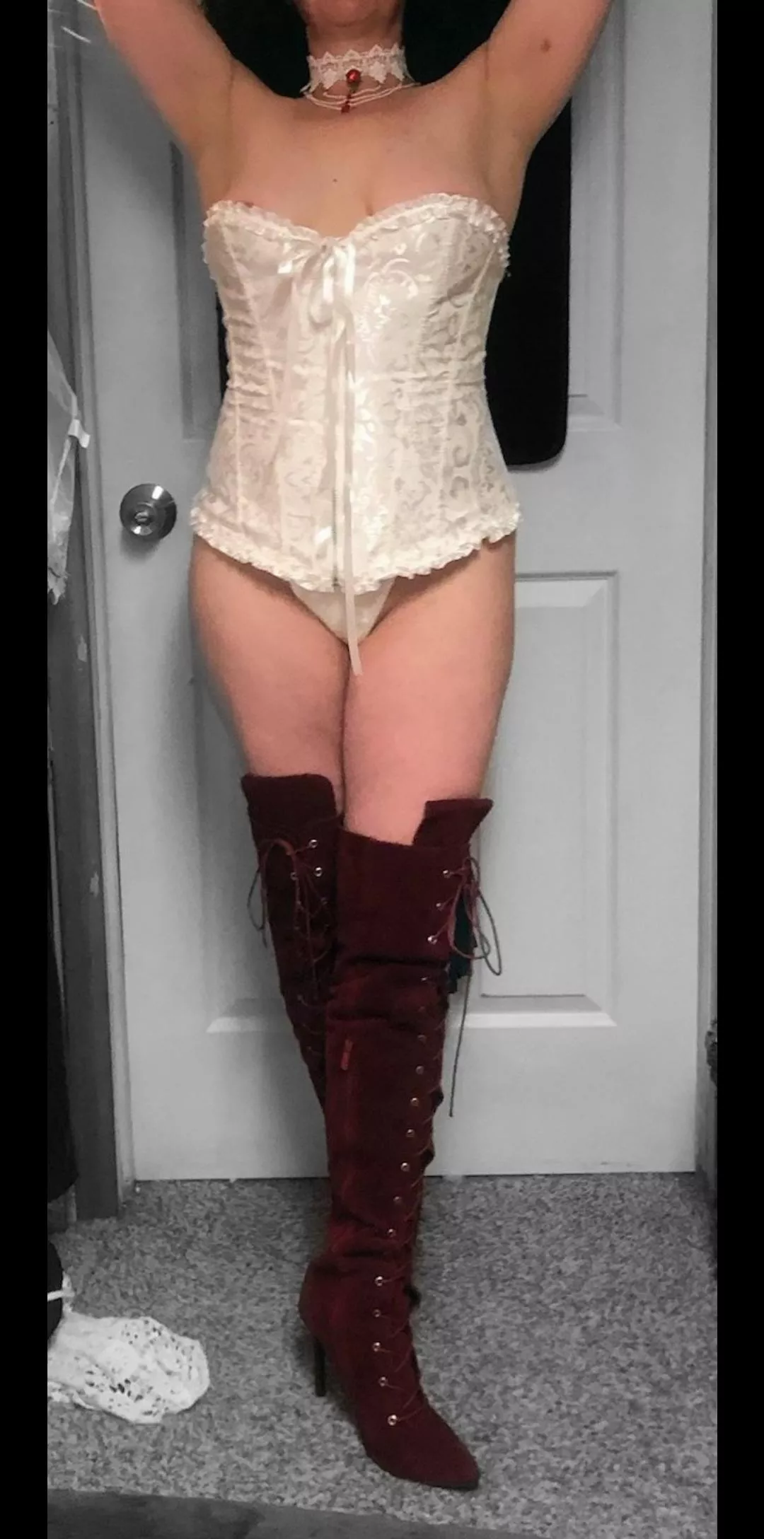 Love my new boots with this corset ðŸ”¥