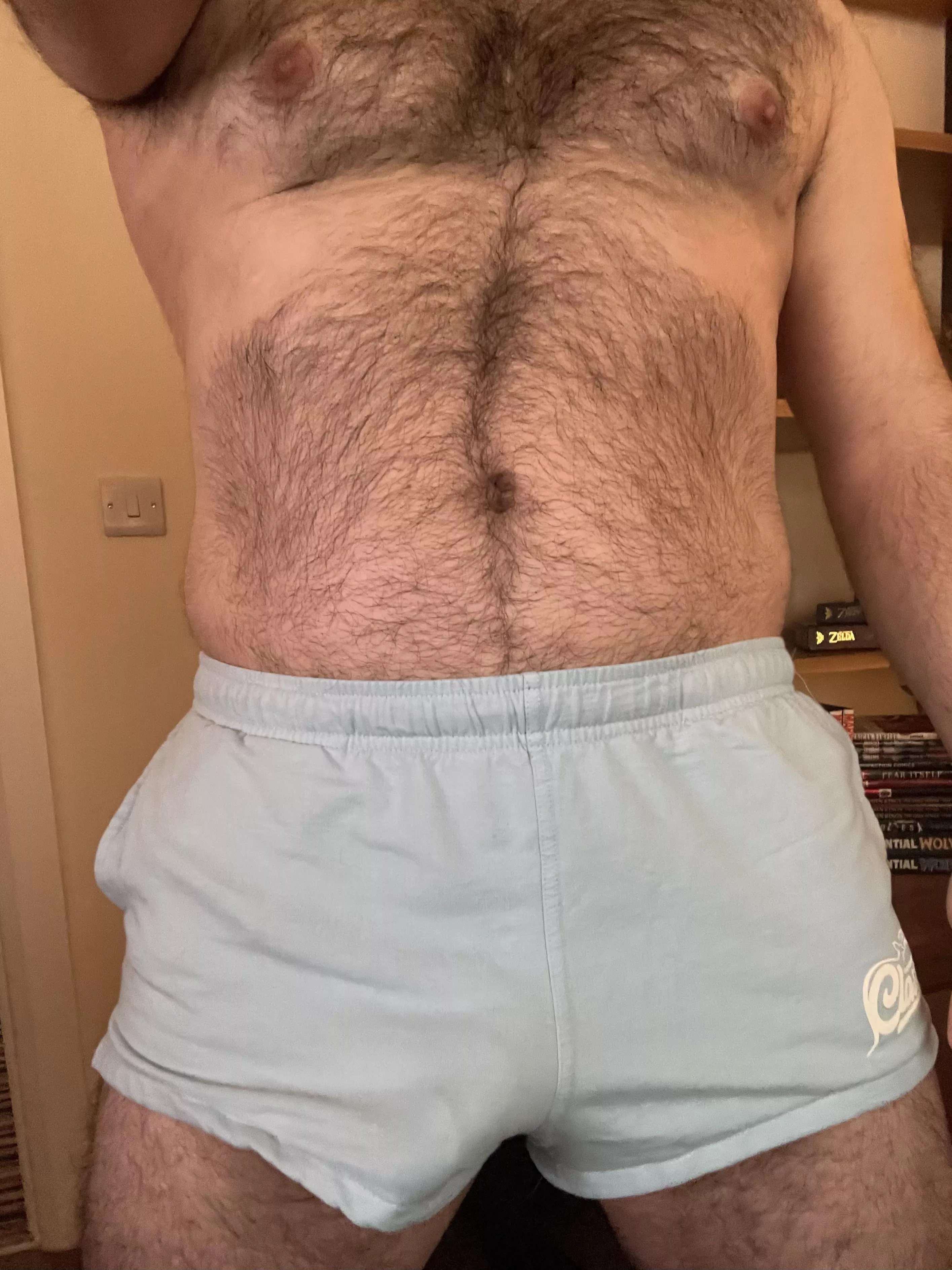 Love showing off my bulge in my short shortsâ€¦