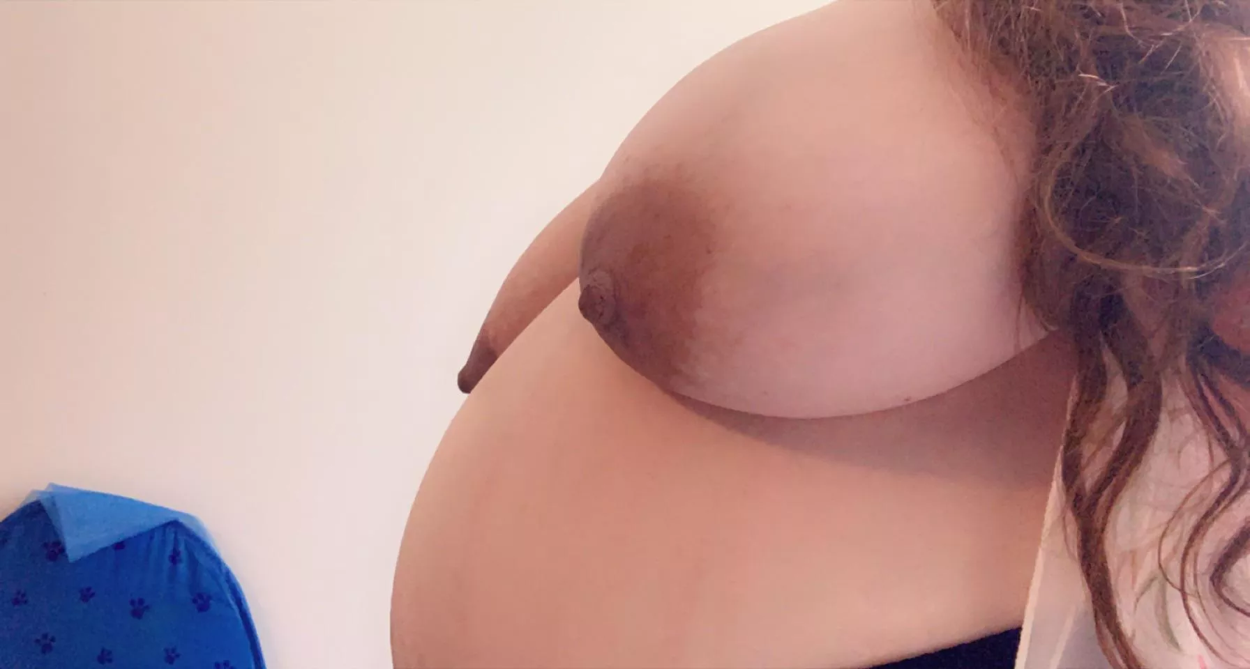 Love showing off my huge milf titties. 😈