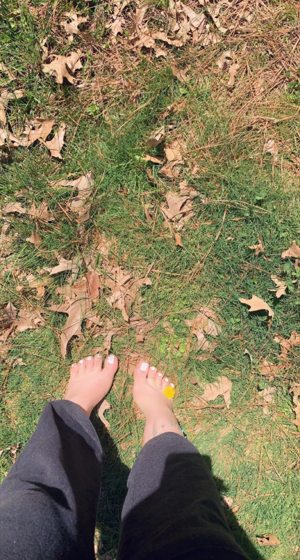 Love the grass between my toes 🦶🏼