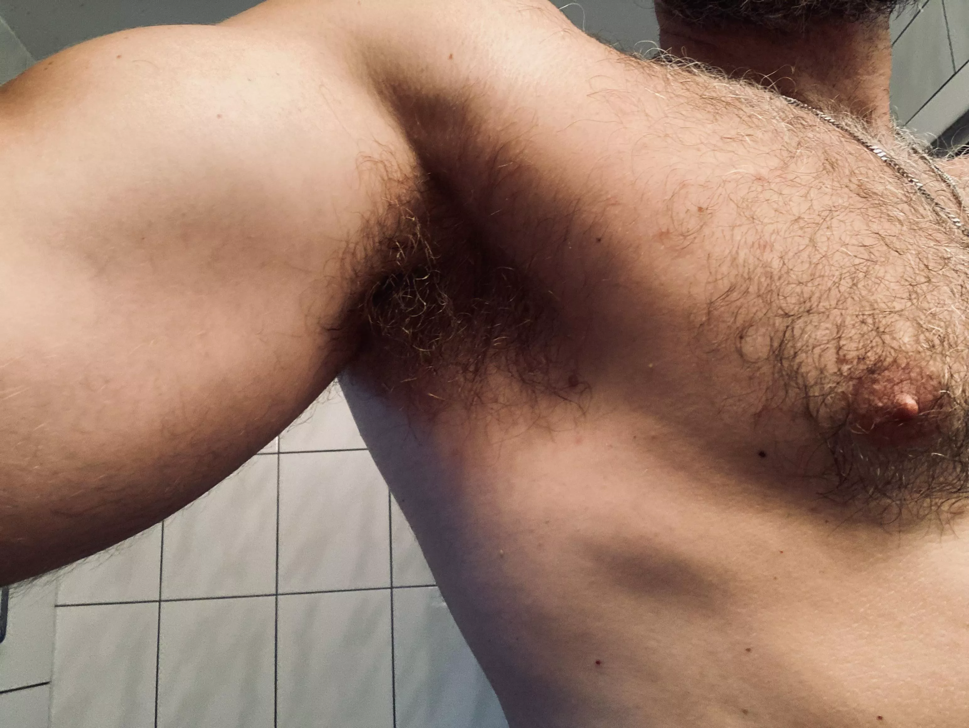 Love the smell of my hairy pits