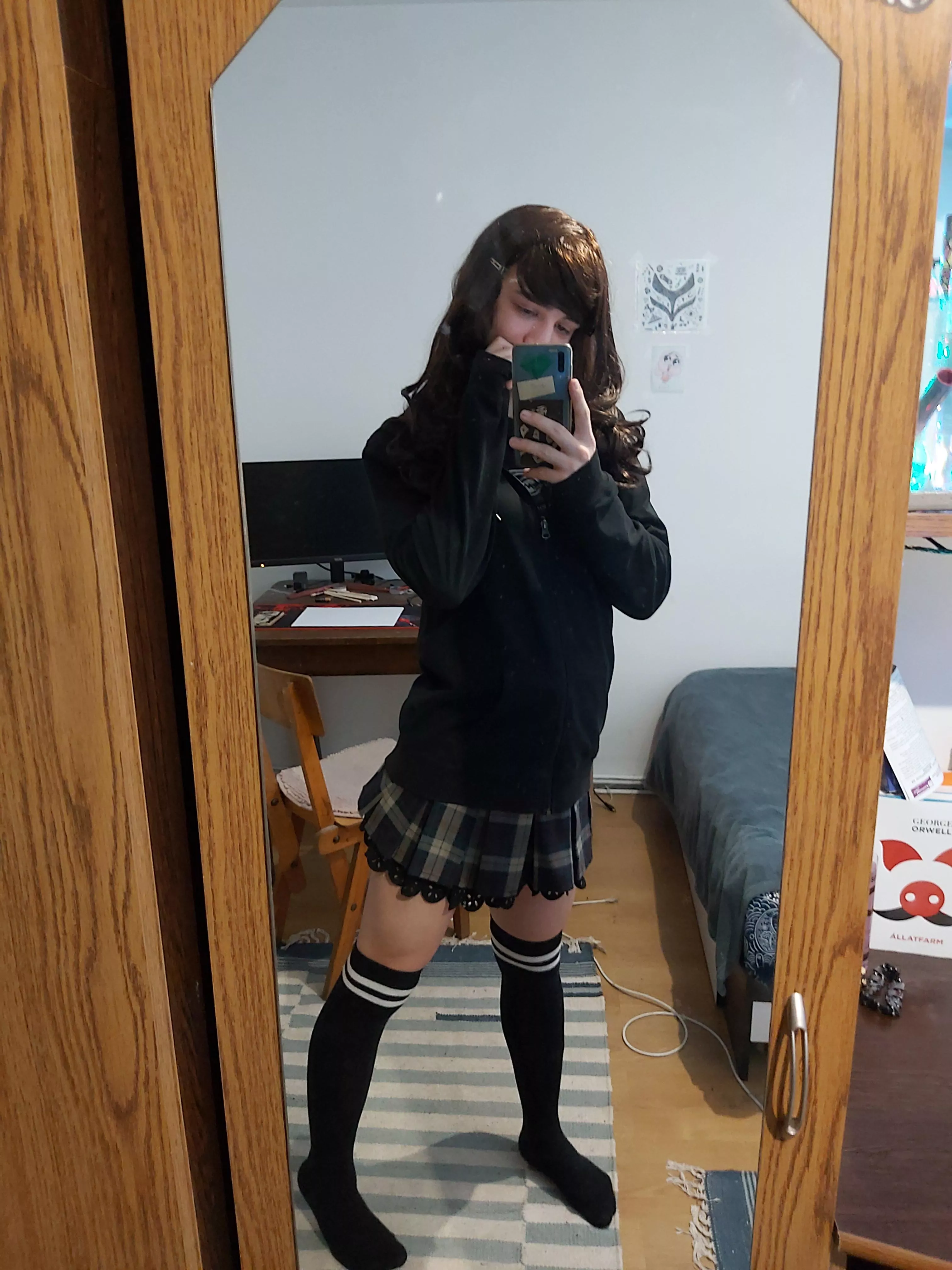 Love this sock and skirt combo 💜🖤