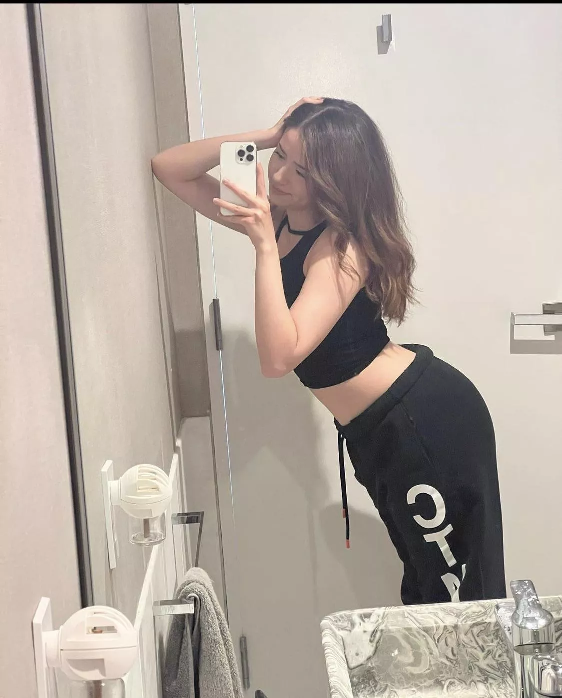 Loving how thick Pokimane is getting. Would love to feel that girl up