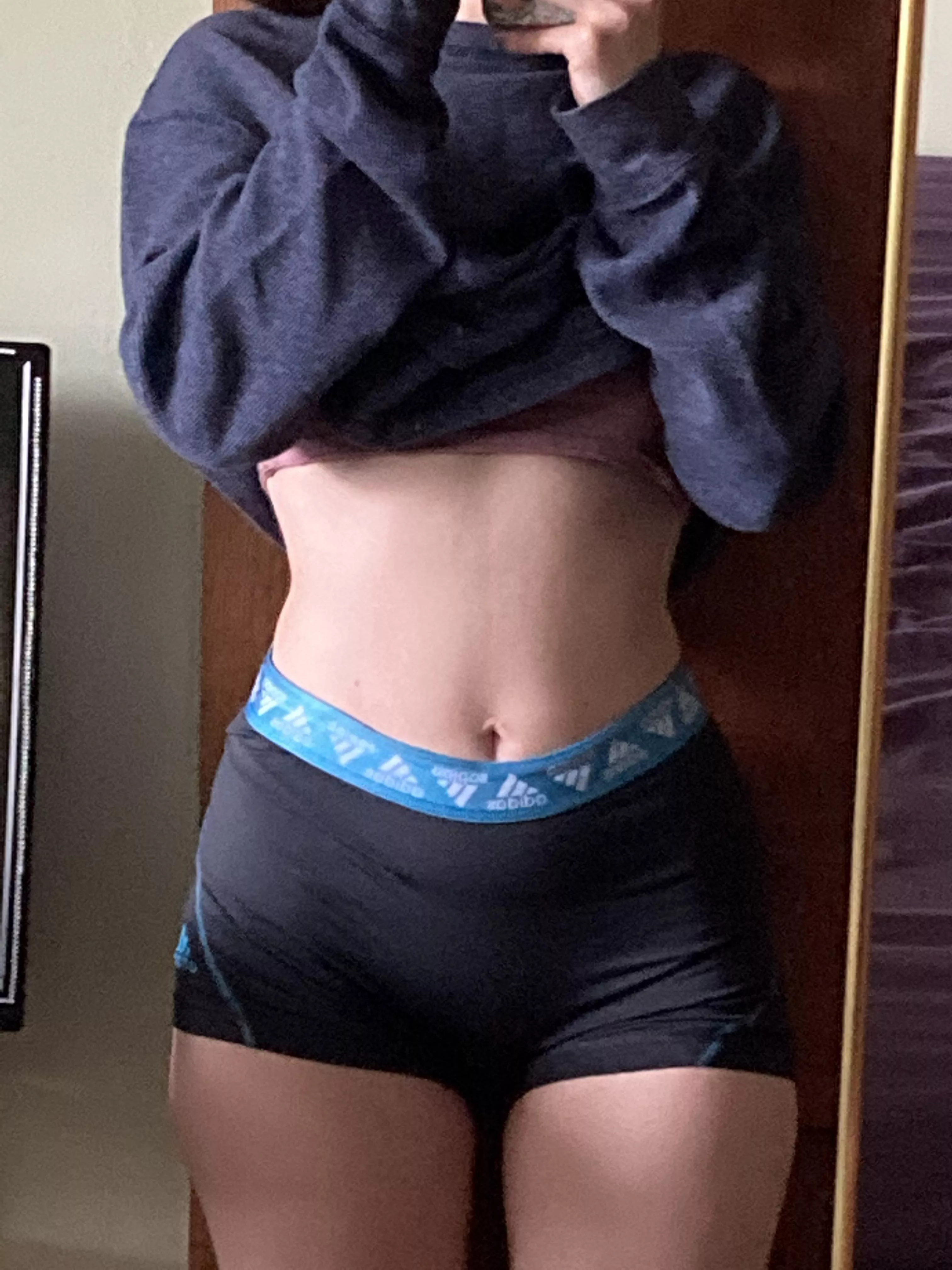 Low quality pic of a high quality tummy..Should I get my belly repierced?