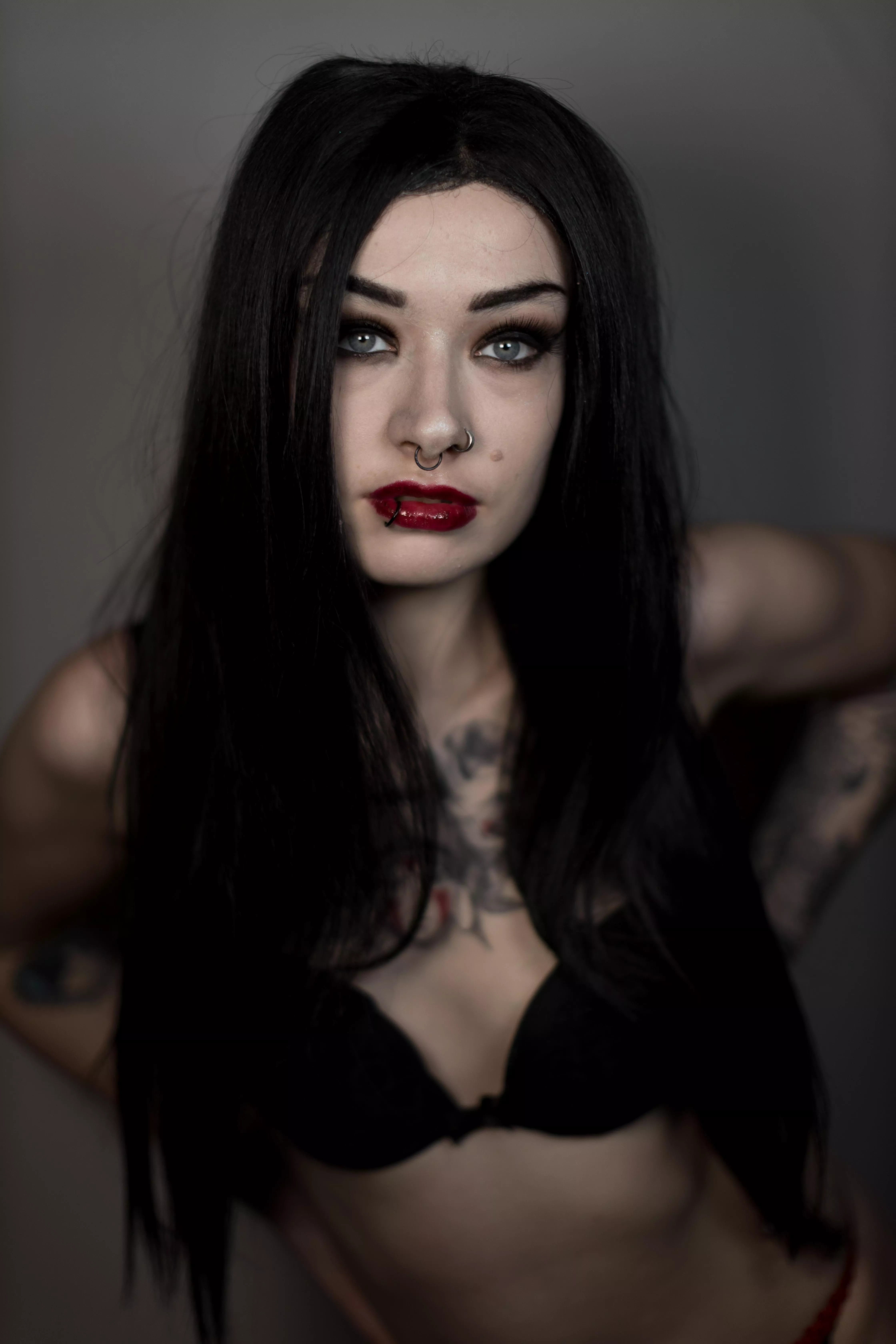 ðŸ¤ðŸ”Œ Luna Temptress ðŸ¦‡ðŸ–¤ at your service! Over 600 posts and over 11 hours of porn at your disposal! Watch this emo punk babe live out her dark fantasies which include: ~ Lesbian ~ B/G ~ BDSM ~ Impact play ~ POV ~ Threesums ~ Anal and more. ðŸ˜ˆð