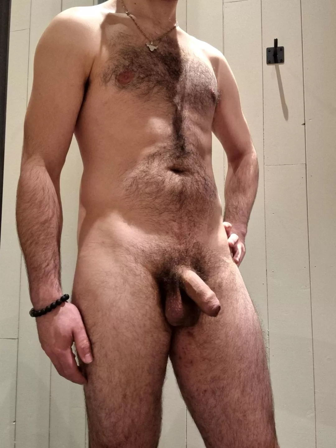 [M] 29, 170cm / 70kg Thanks to your messages, I feel better in my body and comfortable with nudity