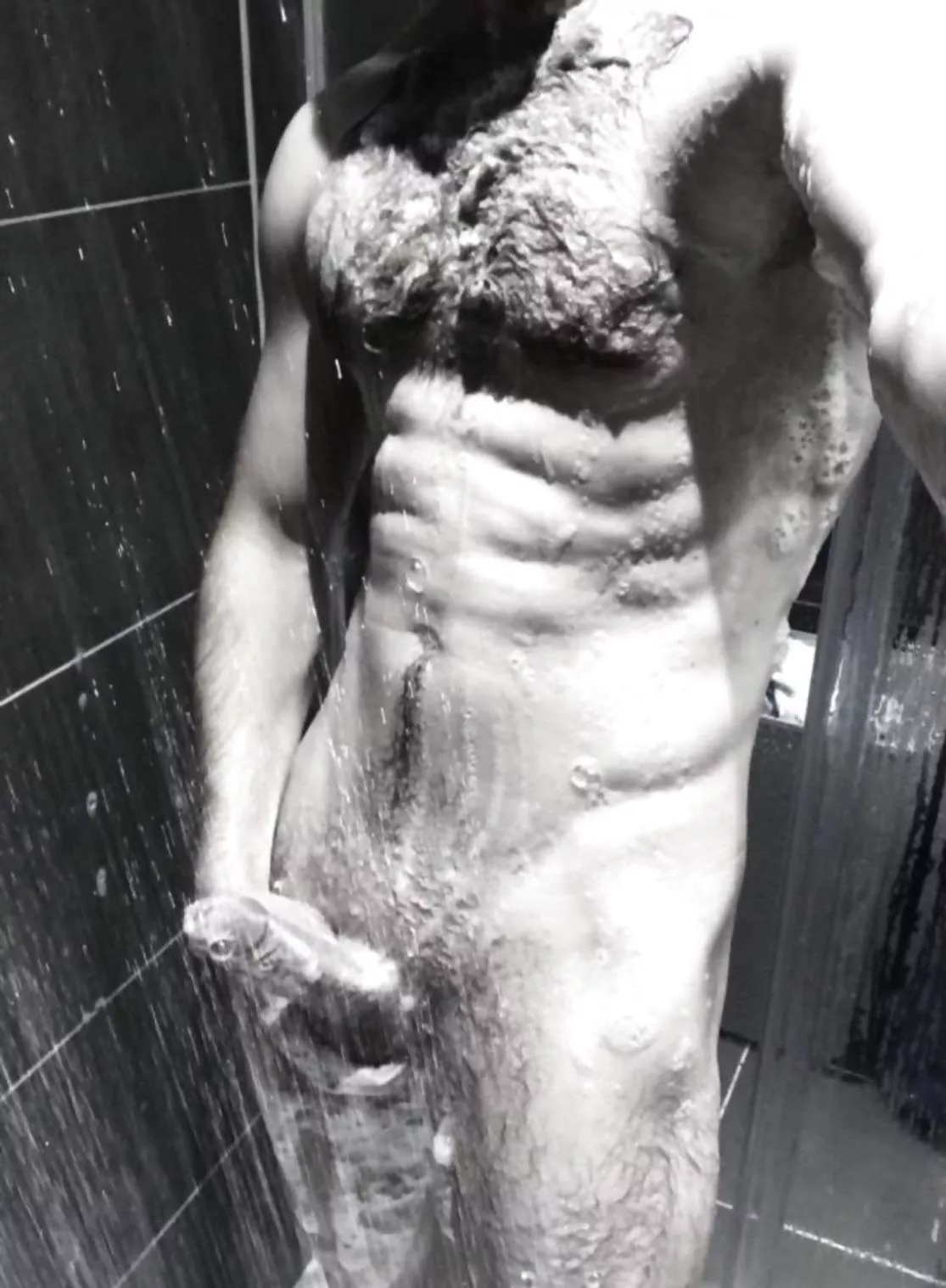 (m) 35 🏴󠁧󠁢󠁷󠁬󠁳󠁿 post workout shower pic😛