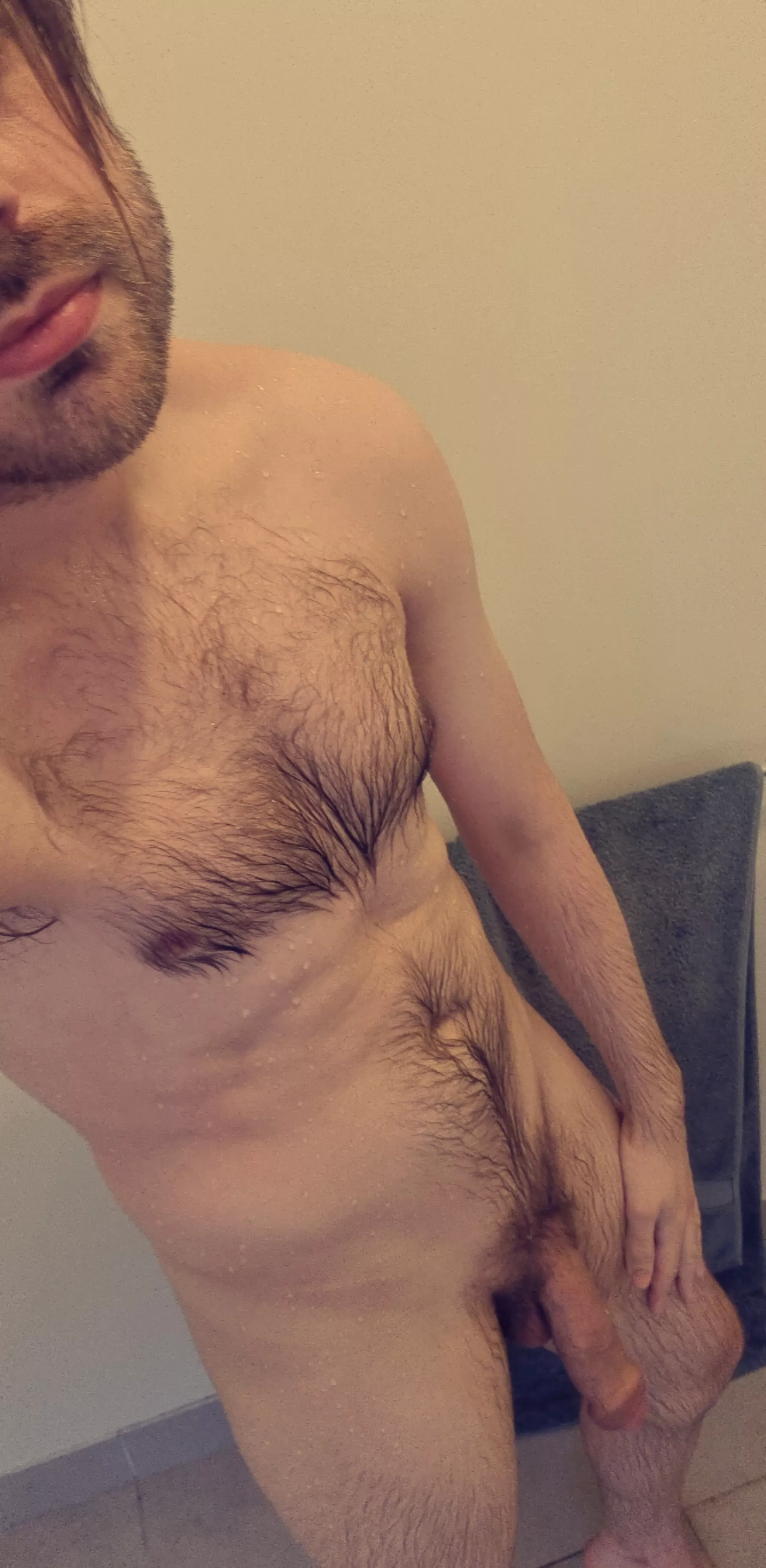 [m] anyone from Melbourne like em tall and slim?