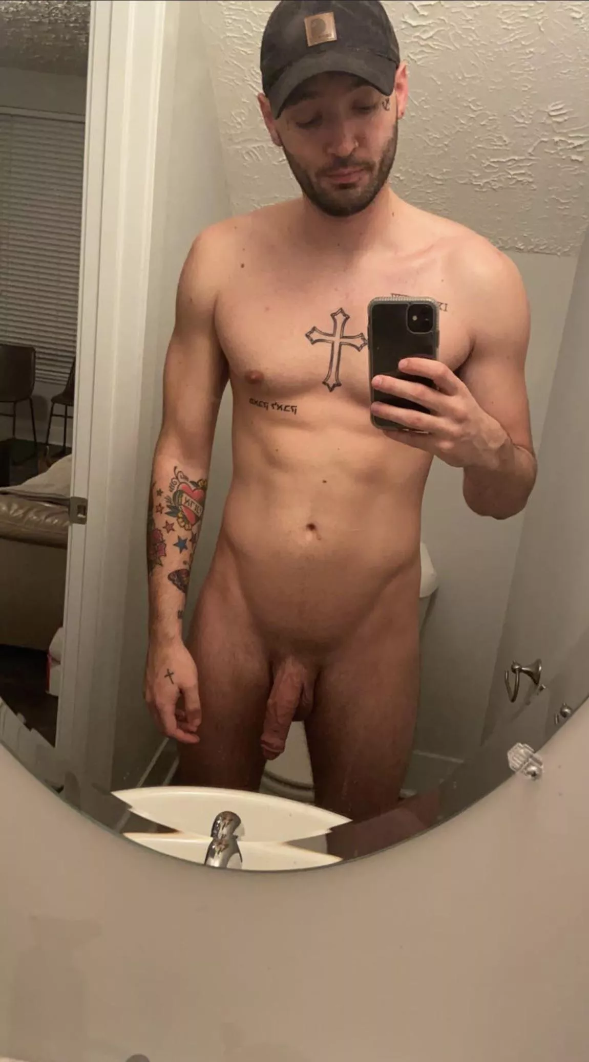 (M) first time posting a nude, go easy 🙈