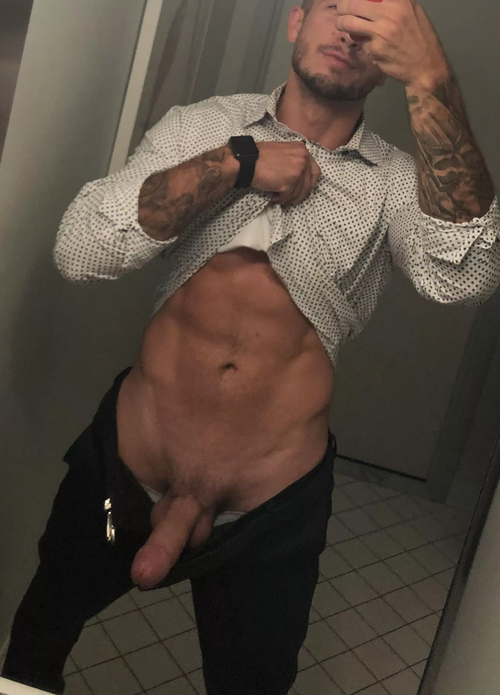 (M) got swamped at work so had to ditch the gym tonight