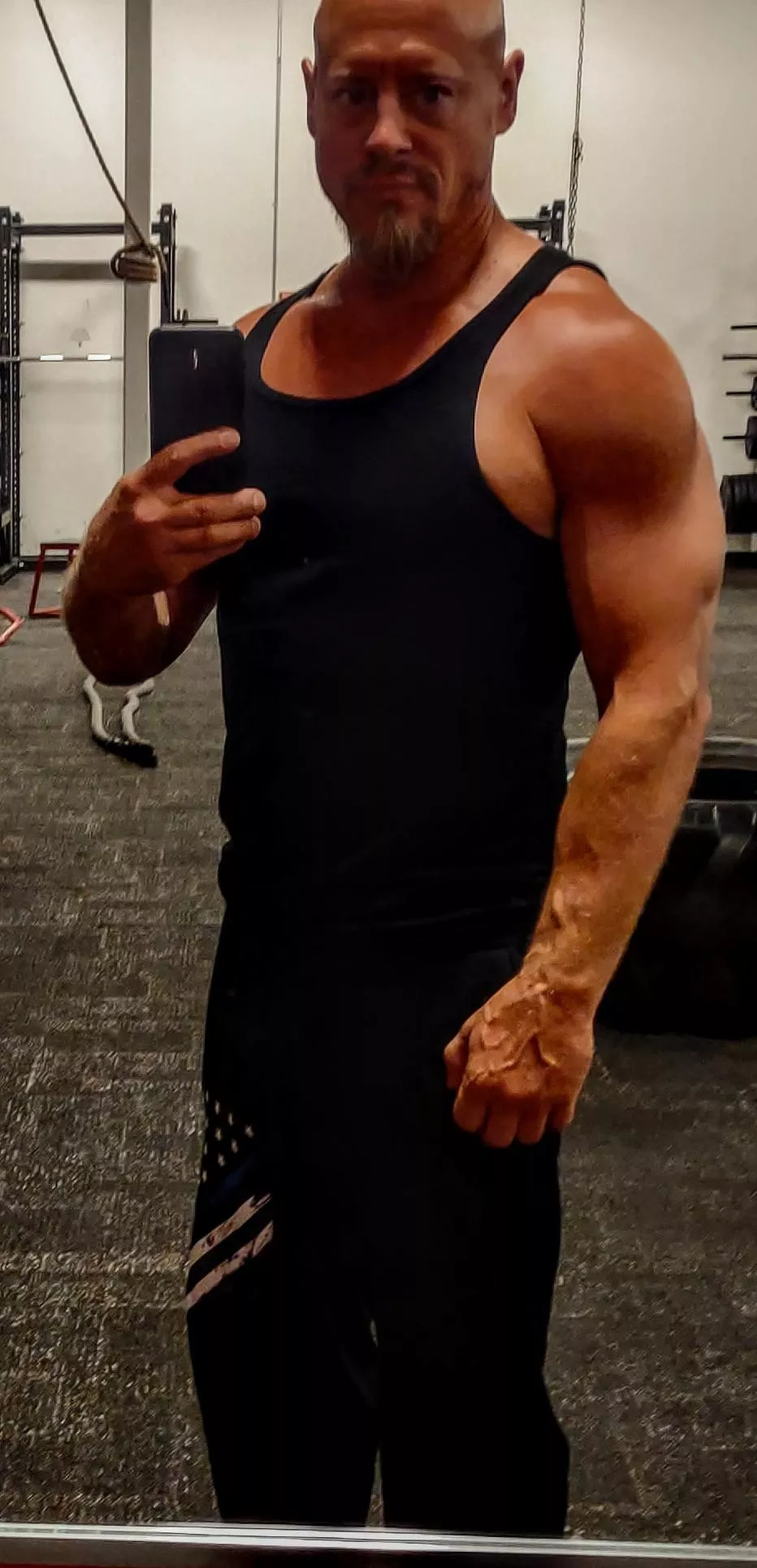 [M] here's a workout tip for older men, hit them shoulders hard, makes your waist look smaller lol