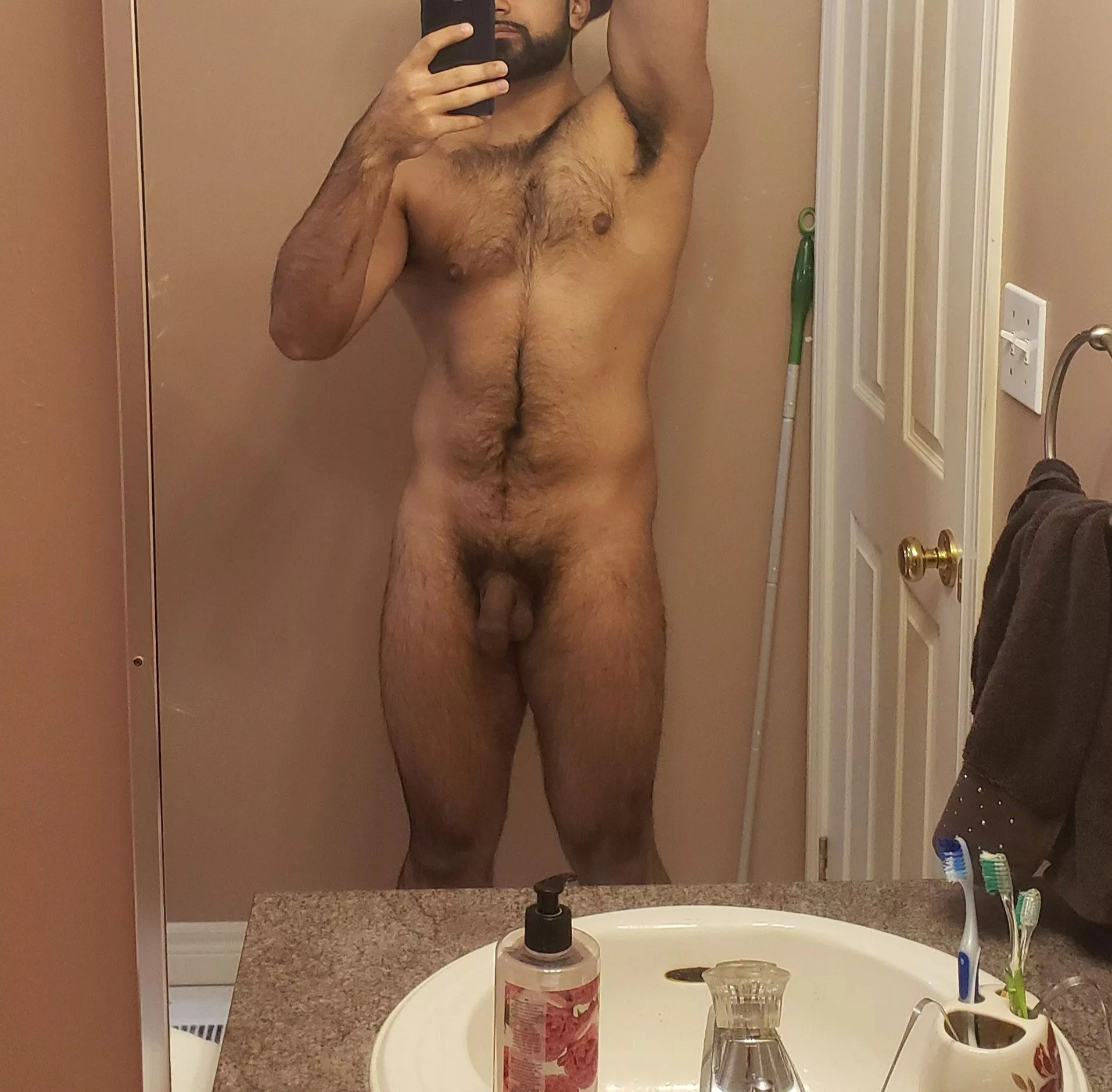 [M] I feel like the combination of my wide midsection + being soft gives a Greek statue vibe. What do you think?