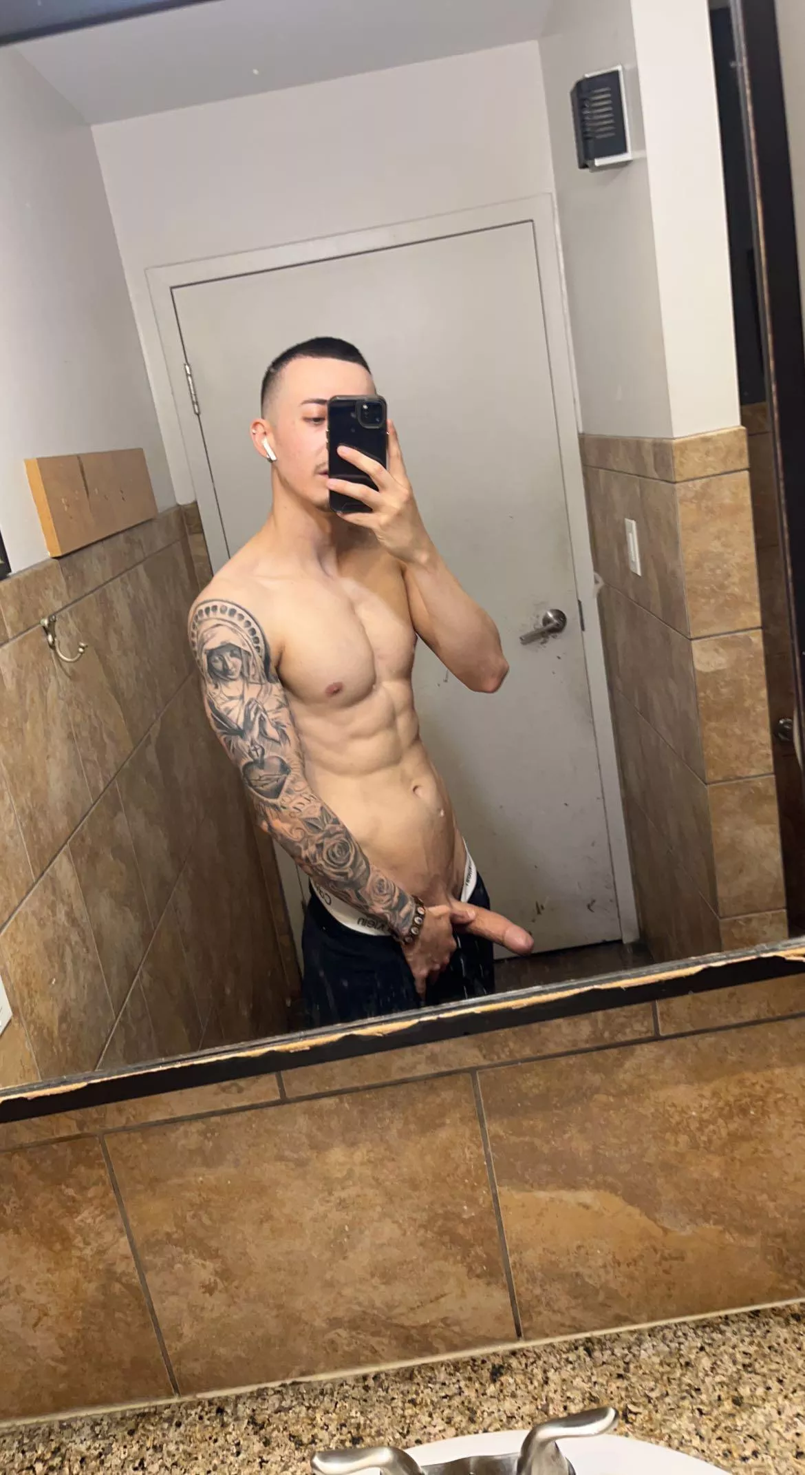 [m] i guess the gym pump was real 😤