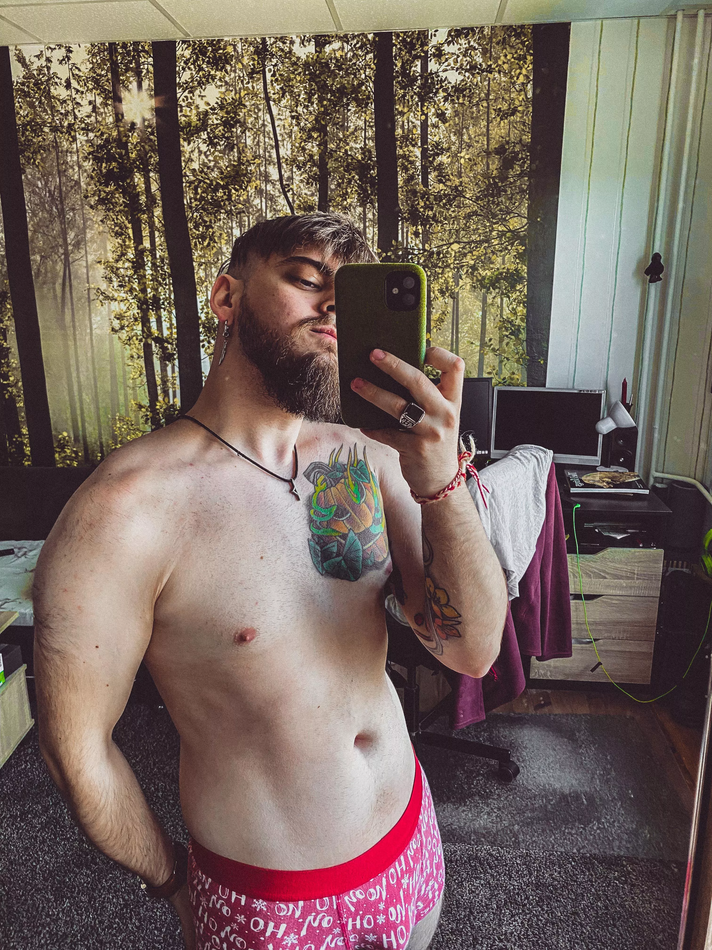 [m] I’ve always been really content with my body! Always trying to eat good and work out as much as I can and want! Planning another tattoo in a week as well!