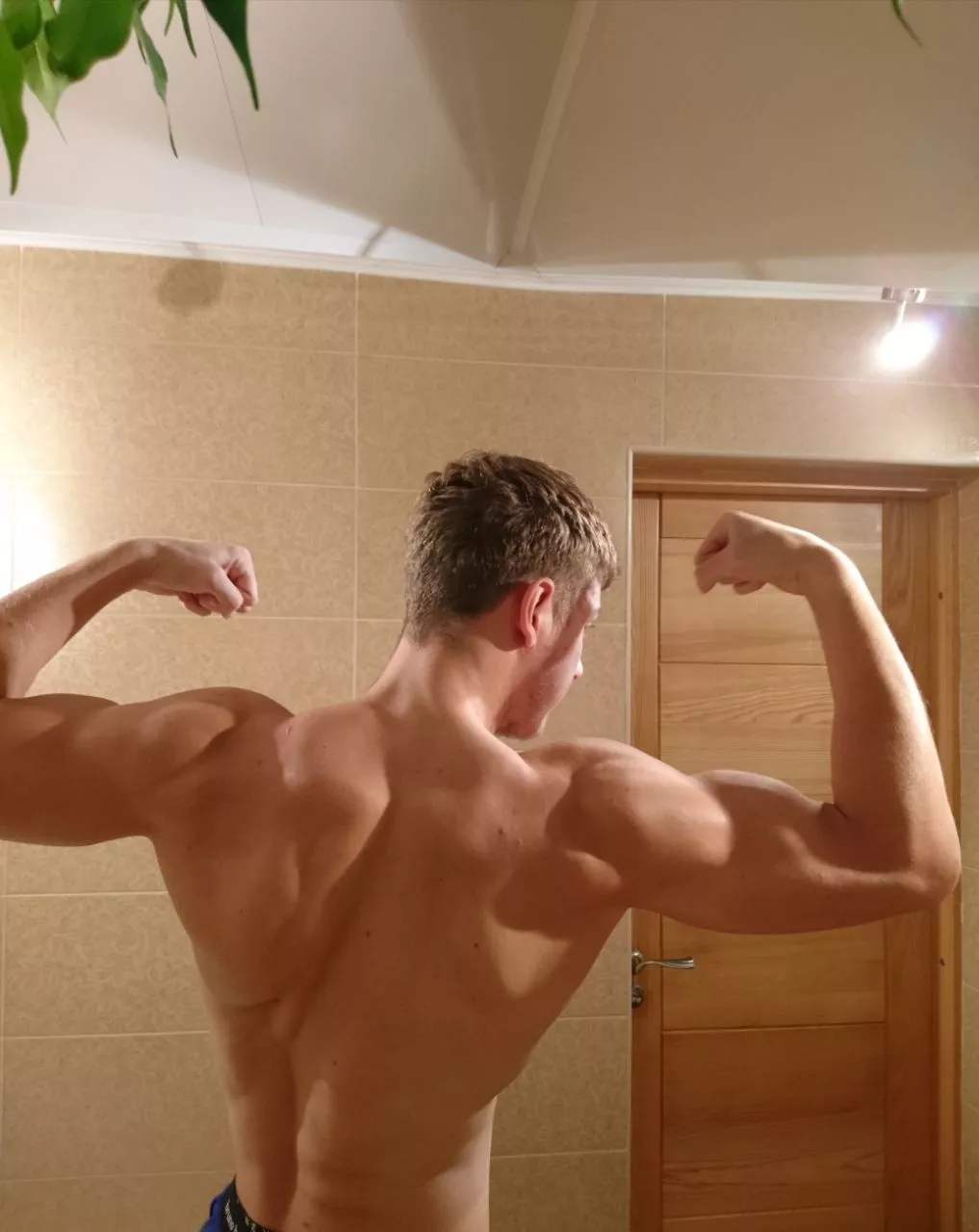 [M] Just finished my workout, do you like my results? ðŸ’ª