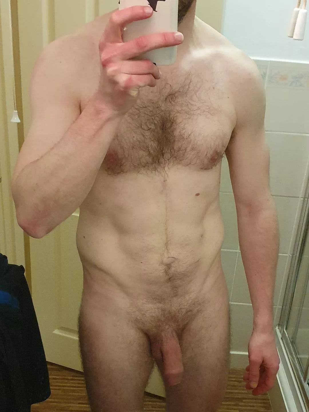 [M] sweaty after a run in the beautuful British countryside