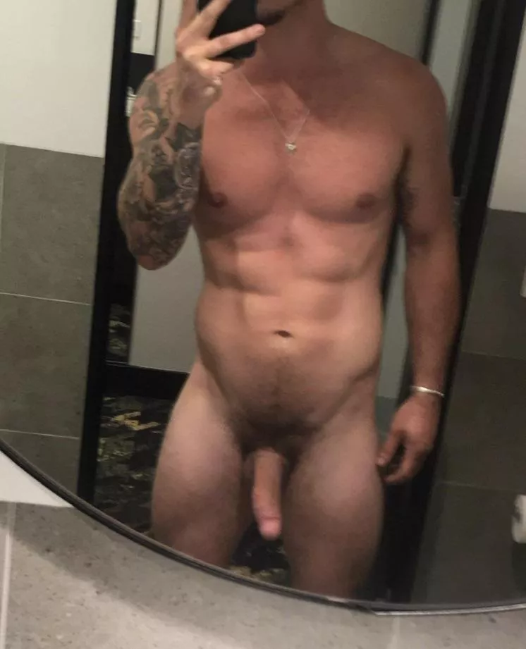 (M)