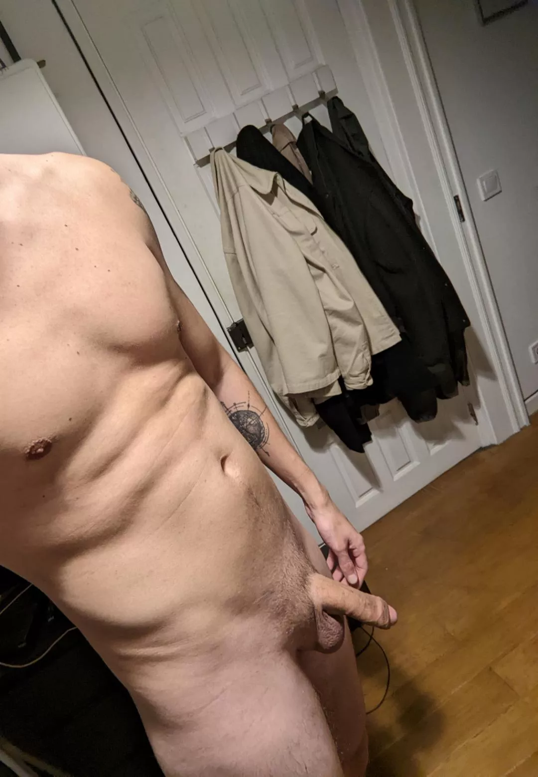 M27/187/81kg I've always liked myself uncircumcised but I am starting to have doubts