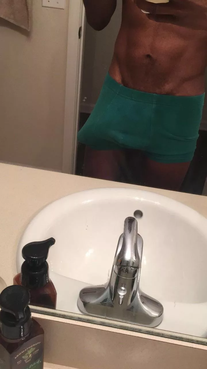 (M4FM) Bbc looking to watch or join with couples in south Florida please be young and fit (Bi friendly )