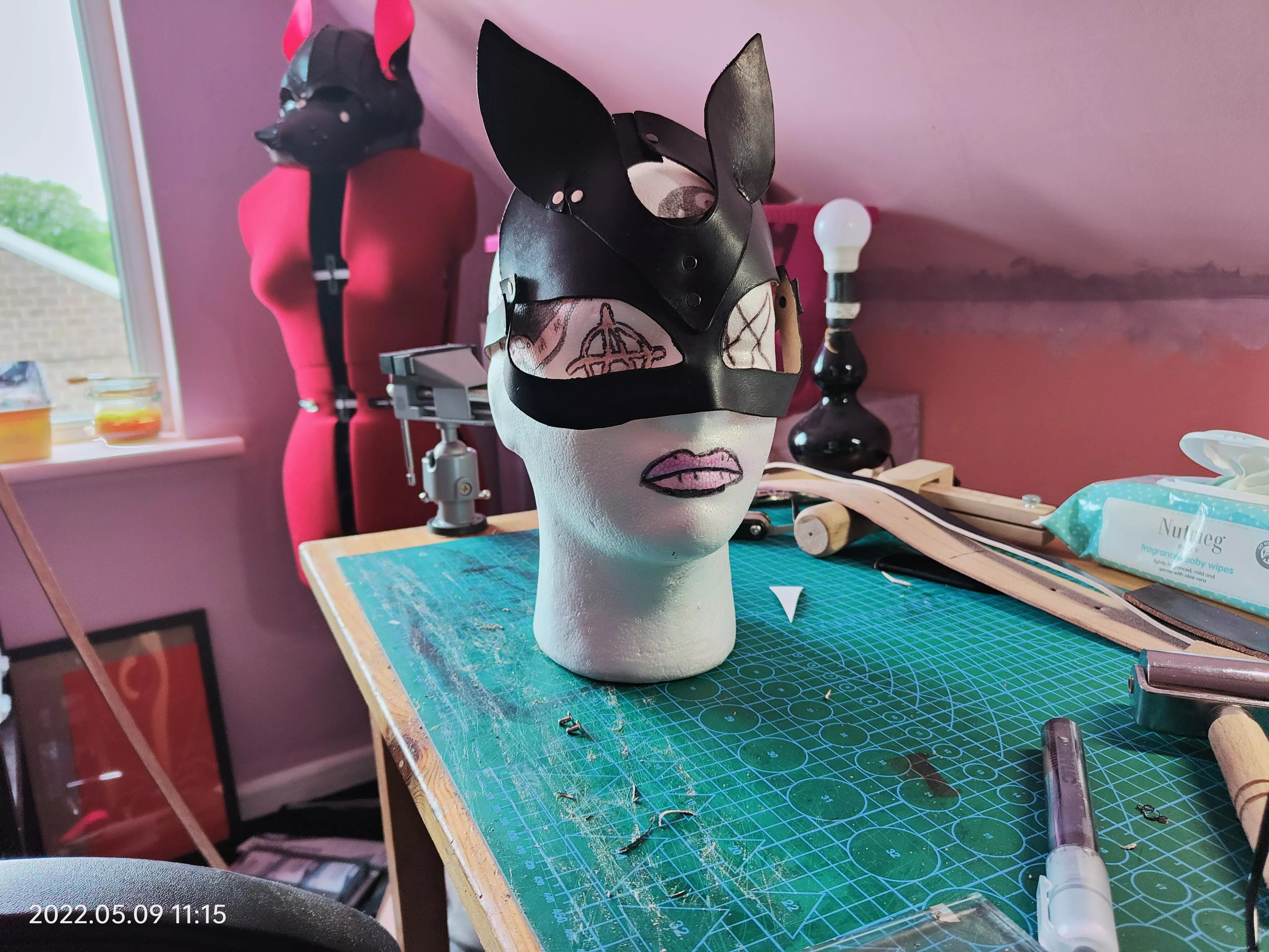 made a kitten mask but compared to the dog hood it's a bit meh so I think I'll have a redesign