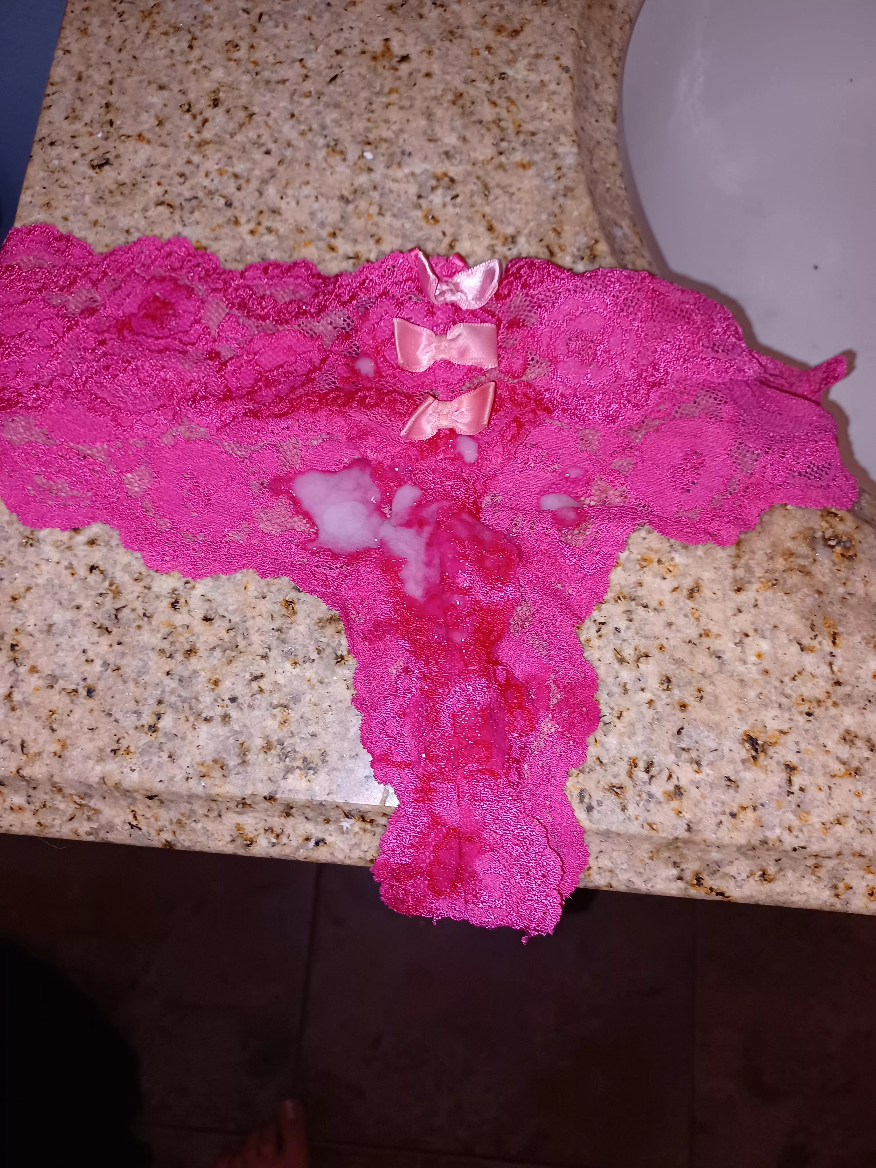 made a mess all over sister panties