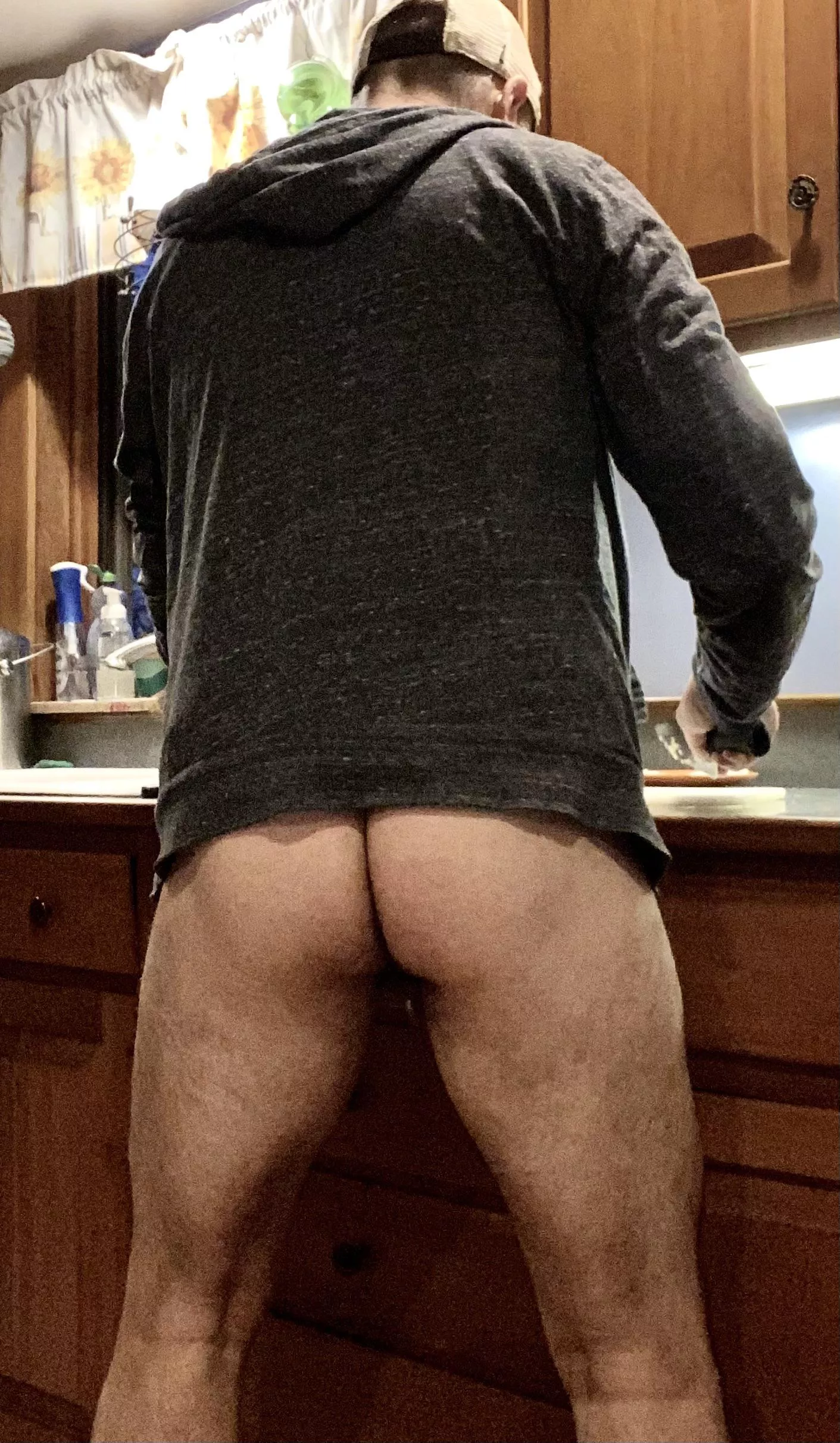 Making dinnerâ€¦you cumming by?