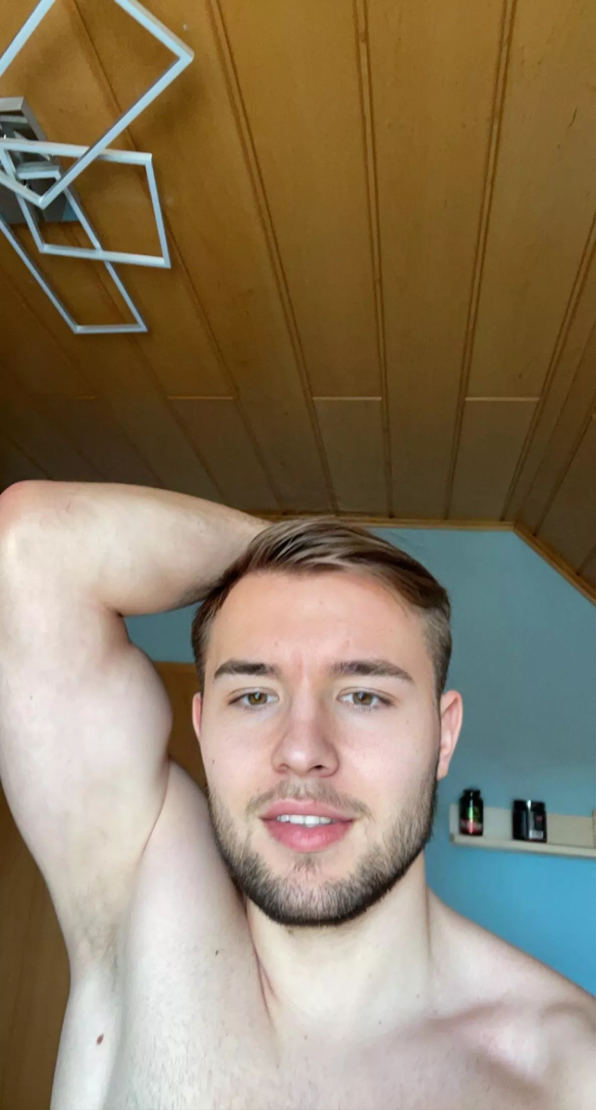 Male armpits are coming again😊