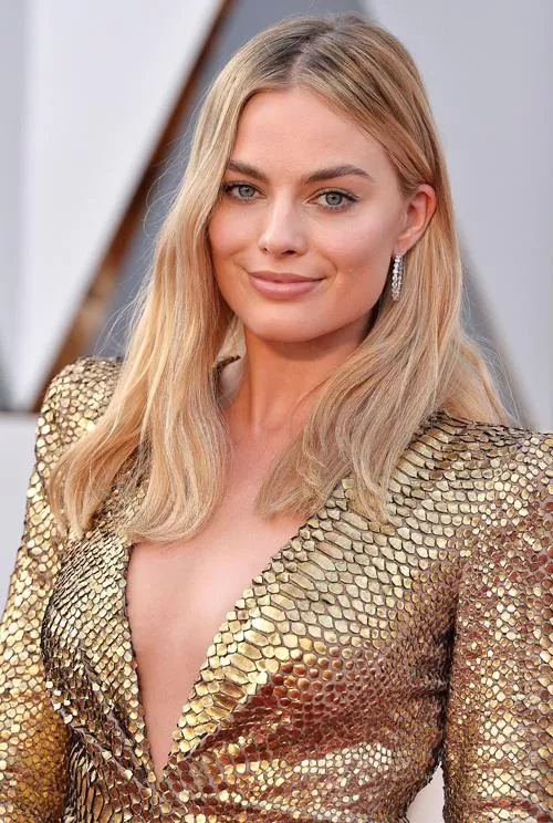 Margot Robbie.