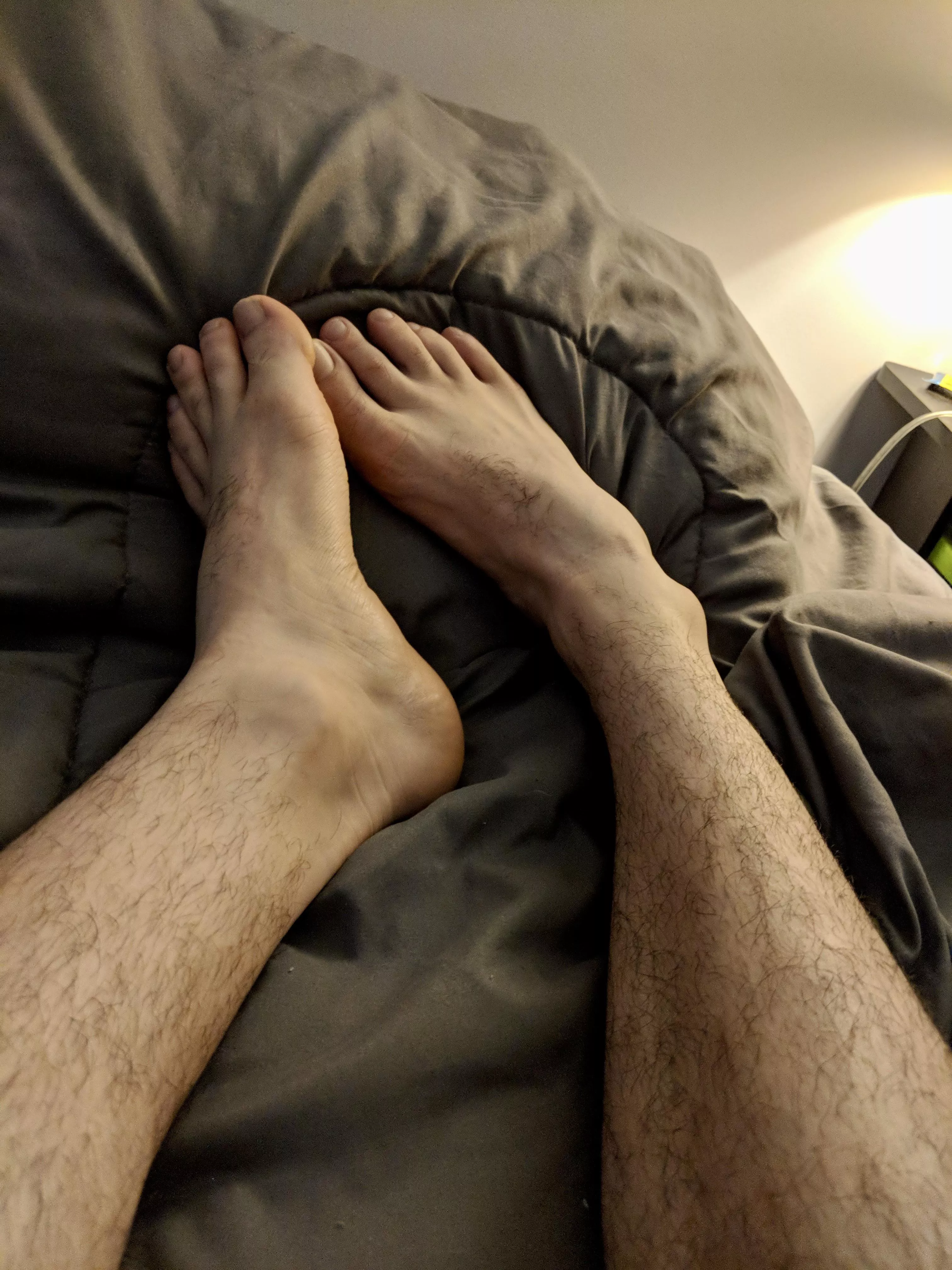 Masc in shape guys in NYC that like to suck toes hit me up ðŸ˜ˆ. Masc Latin dude here prefer Latin or Black