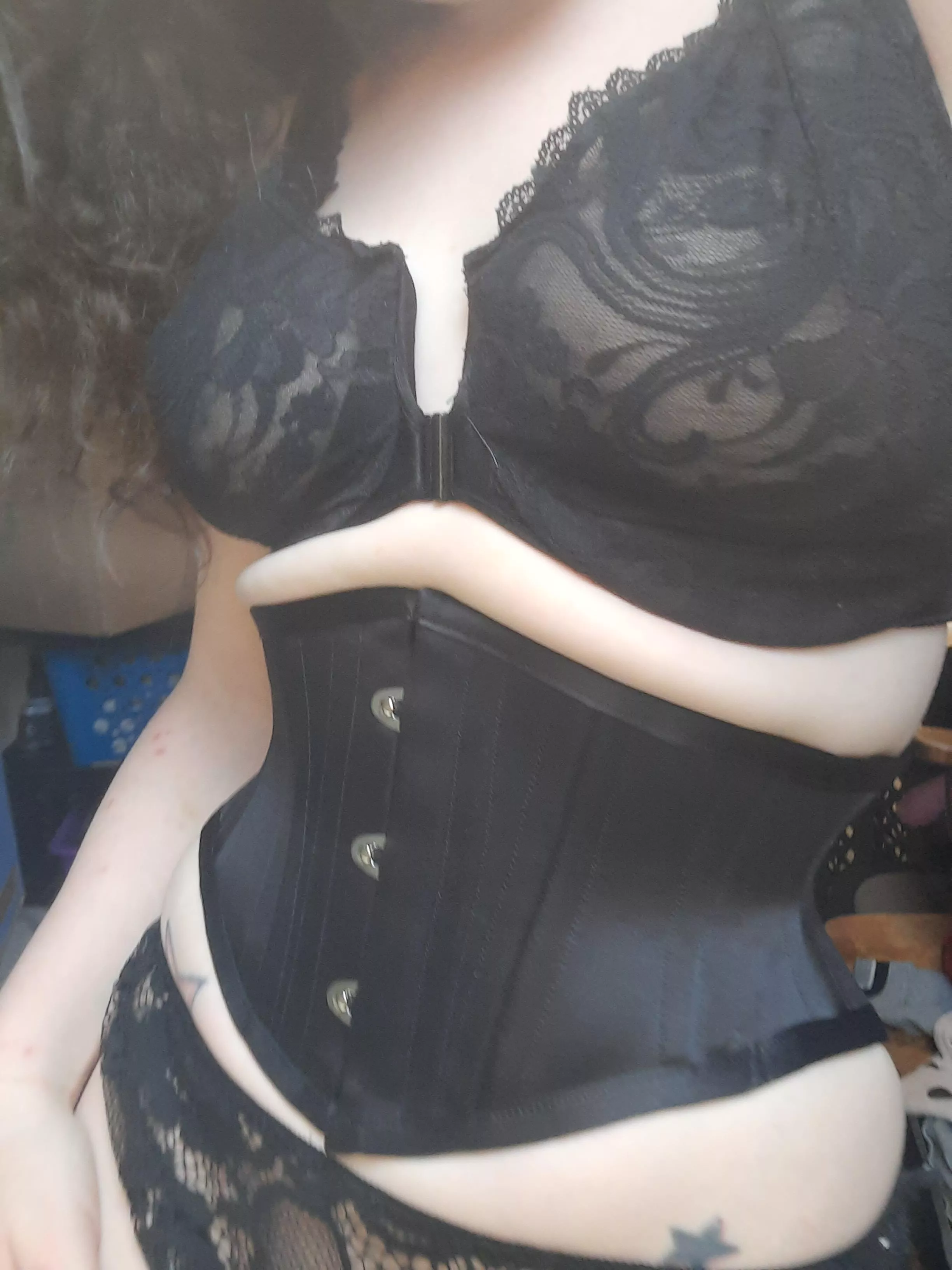 MCC152x waspie in size 22 Closed, Wish it were curvier I like my size 18-20 corsets best!