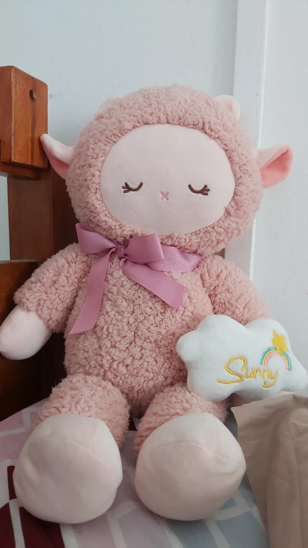 meet my new friend sunny~ my goal is to have an army of farm animal plushies so we can keep each other safe at night and fight off the bad dreams! do you have a favorite farm animal?